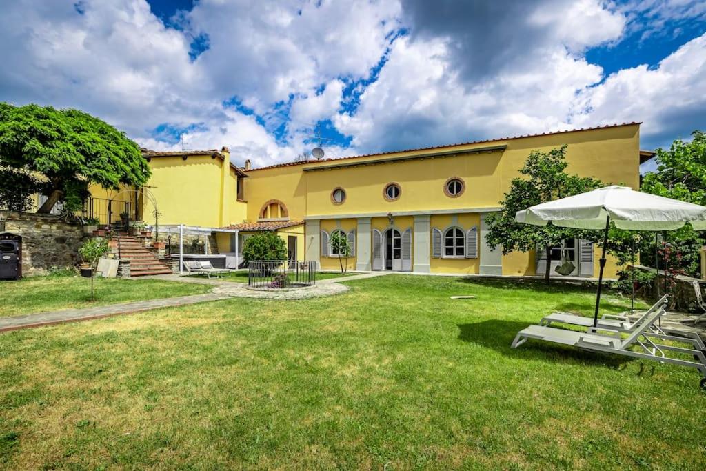 Luxury Limonaia with Jacuzzi near Florence