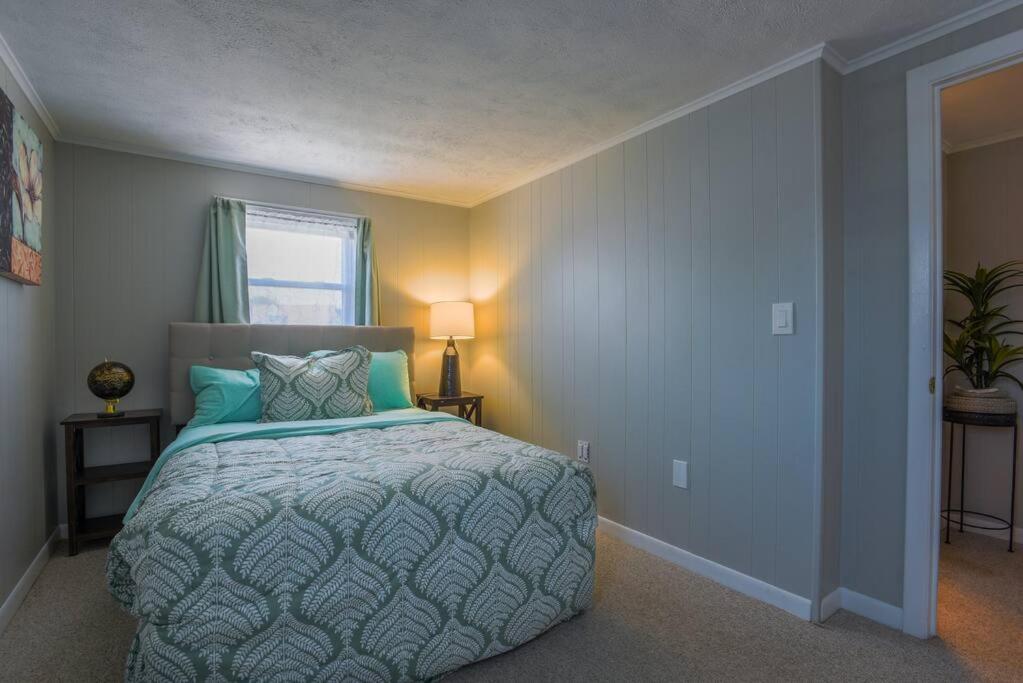 New cozy coastal retreat!