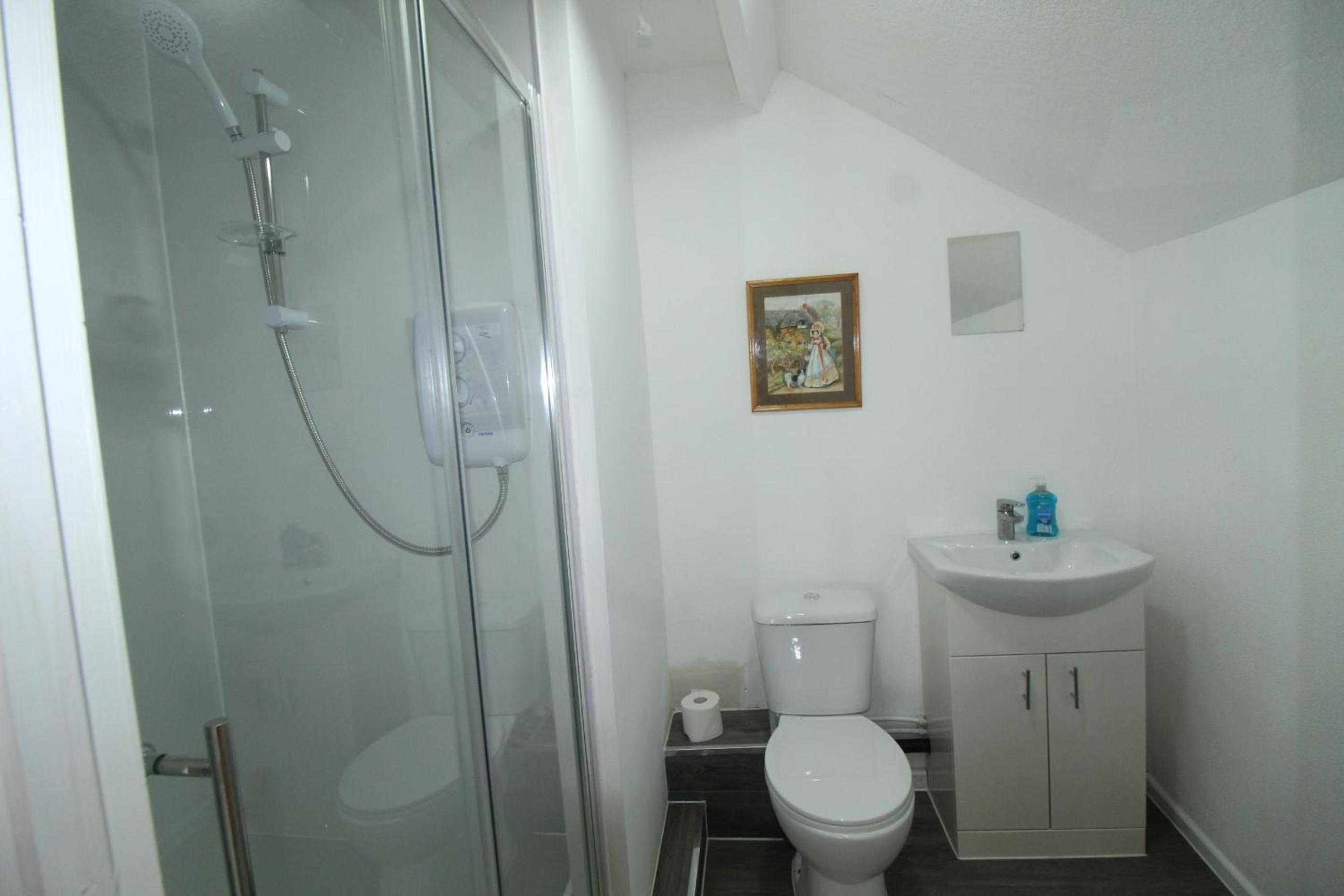 High Street House Thurnscoe by Smart Corporate Stays view 2