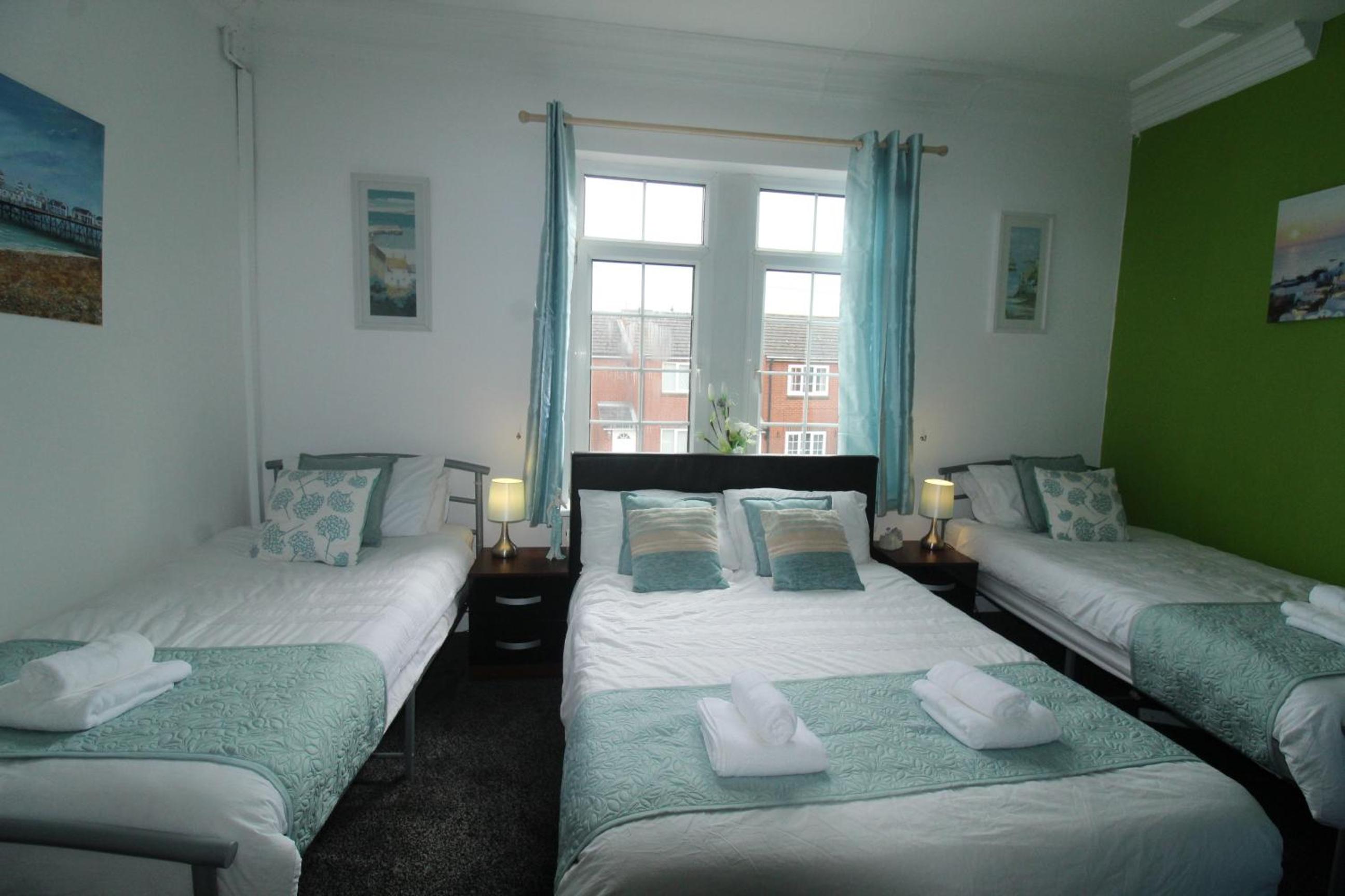 High Street House Thurnscoe by Smart Corporate Stays view 3