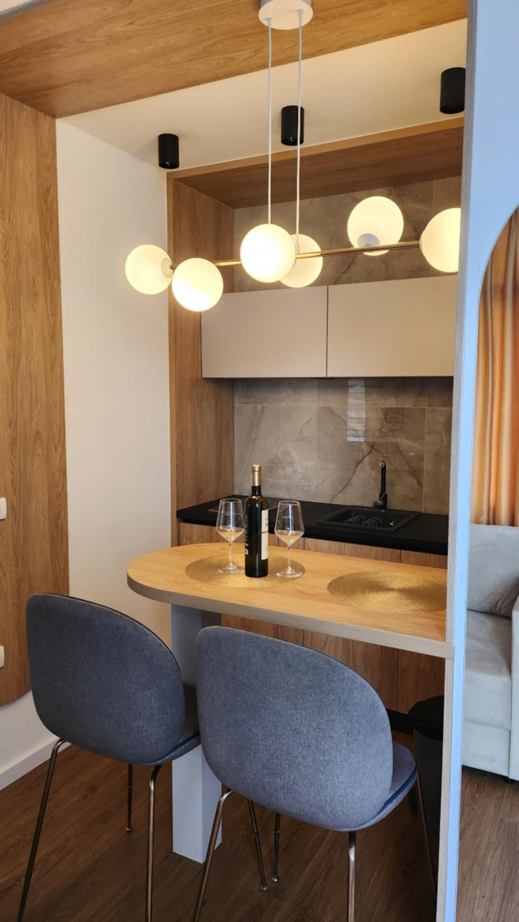 Apartmani Dobrinja - Free parking- Rent a car