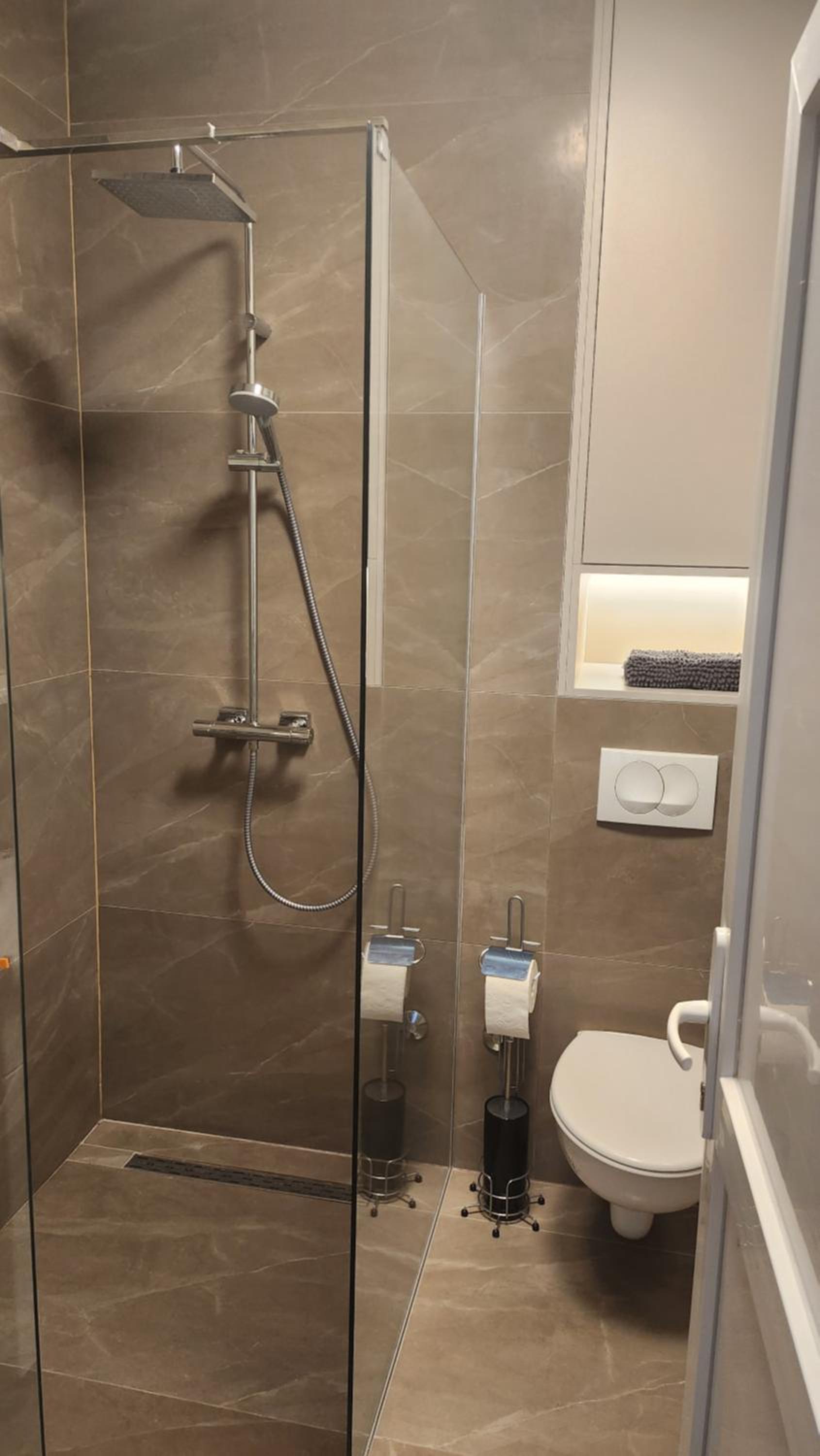 Apartmani Dobrinja - Free parking- Rent a car