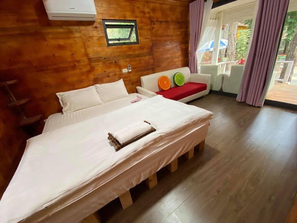 Pine Hill Villas & Camping