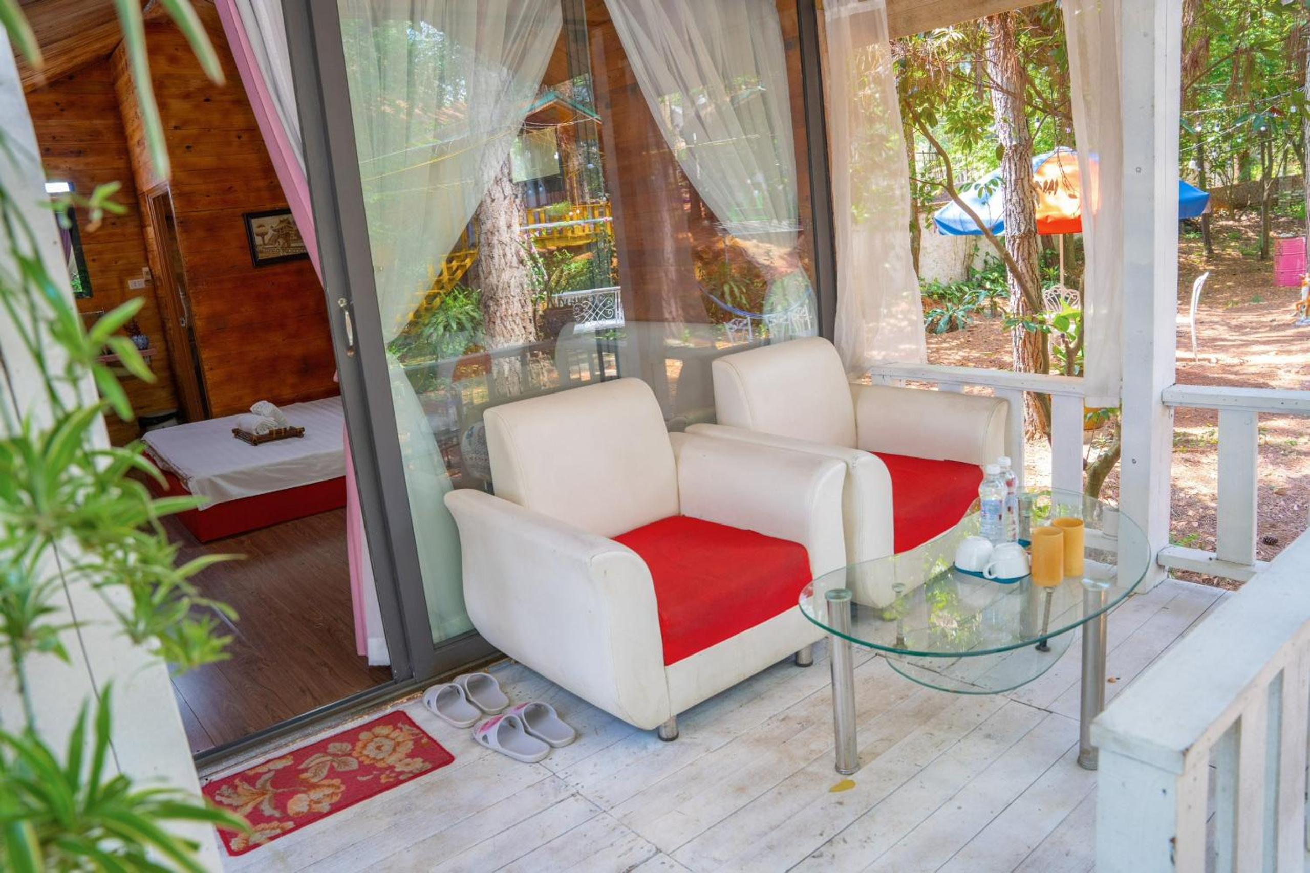Pine Hill Villas & Camping