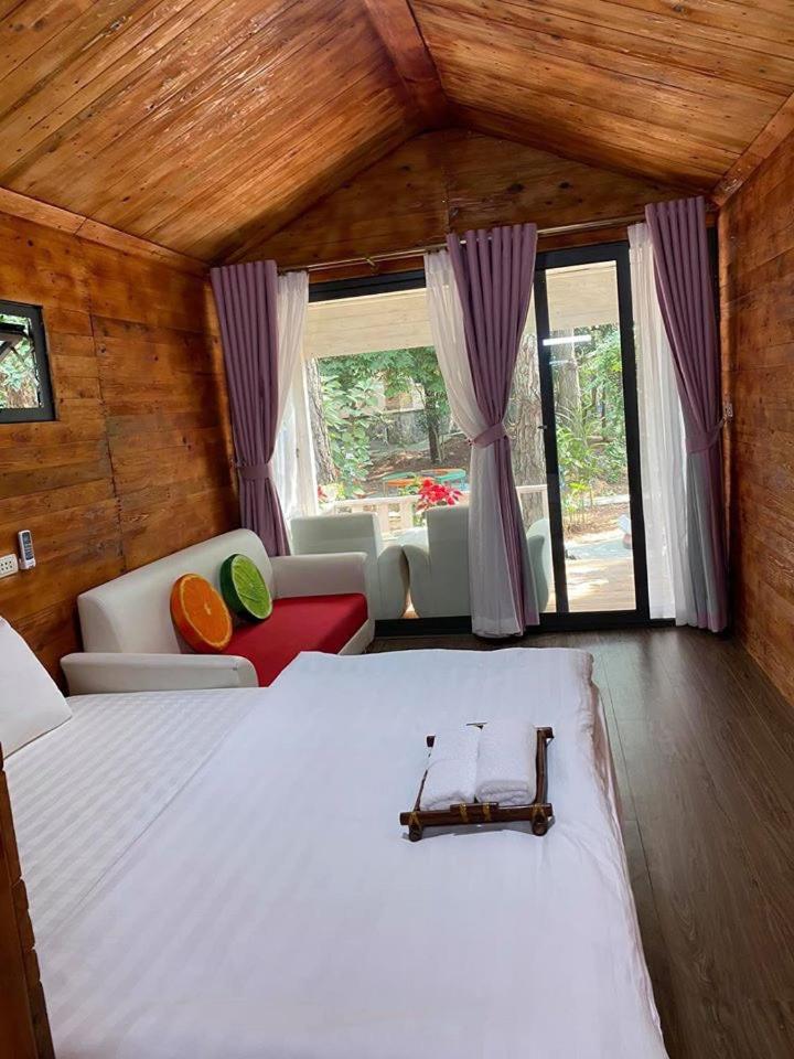 Pine Hill Villas & Camping