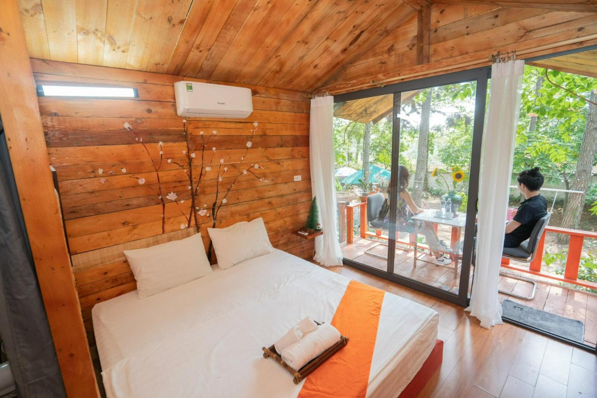 Pine Hill Villas & Camping