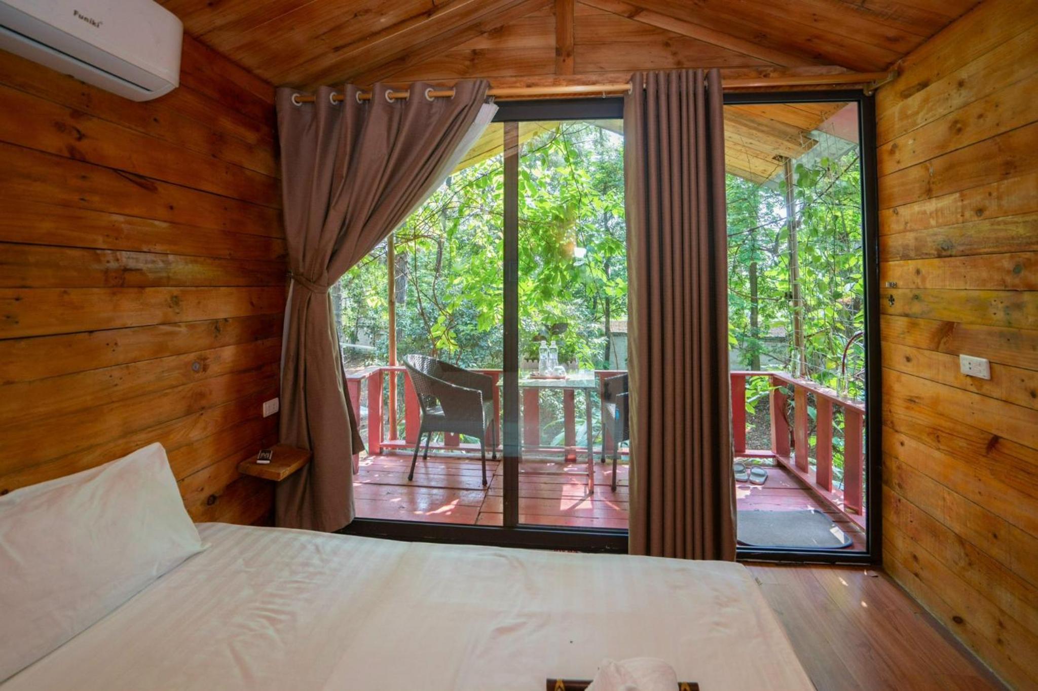 Pine Hill Villas & Camping