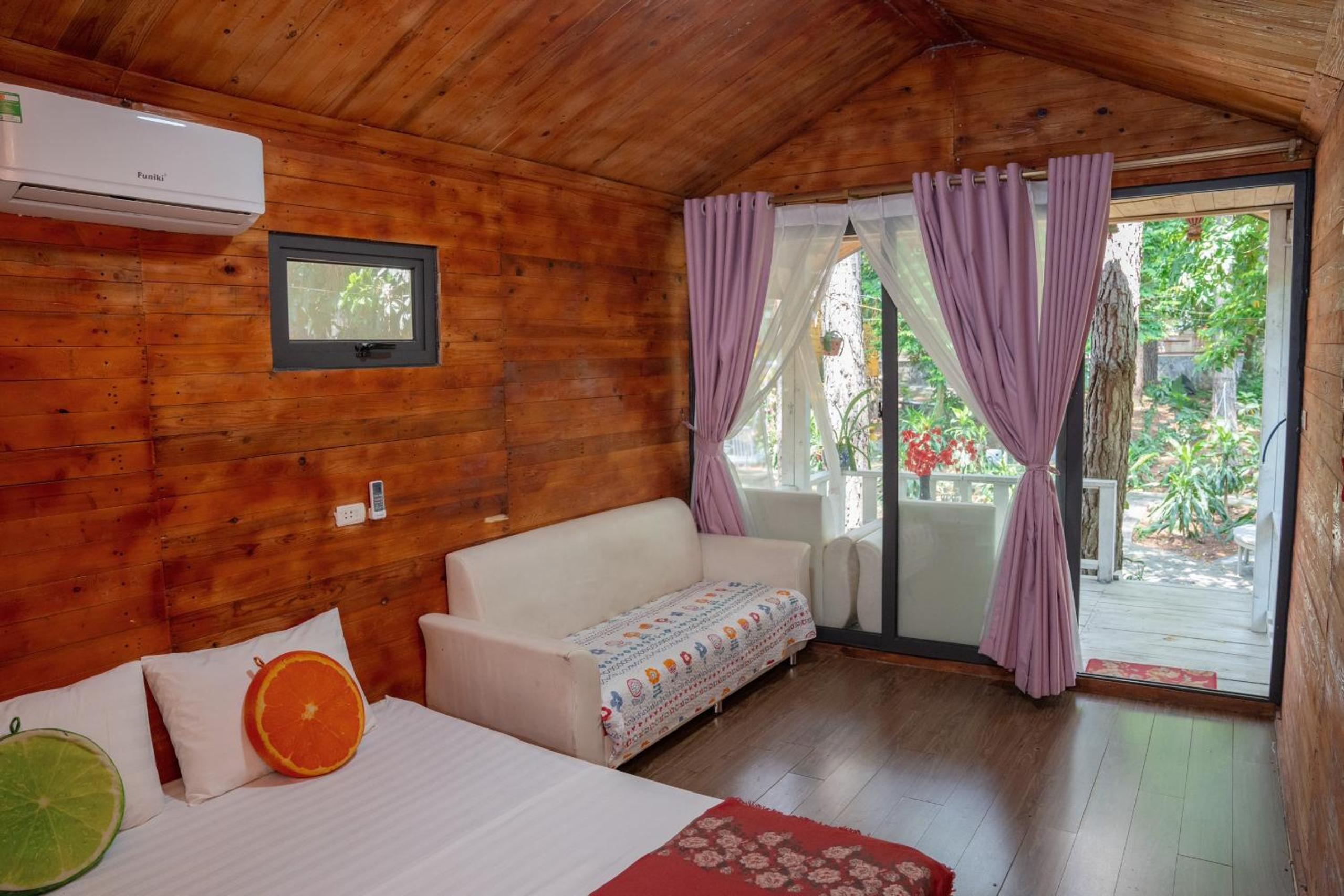 Pine Hill Villas & Camping