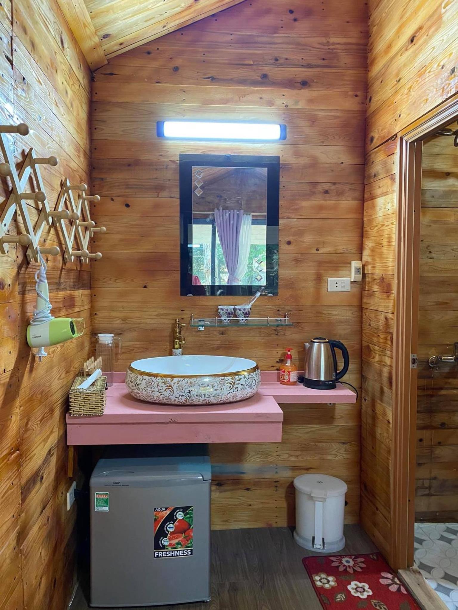 Pine Hill Villas & Camping