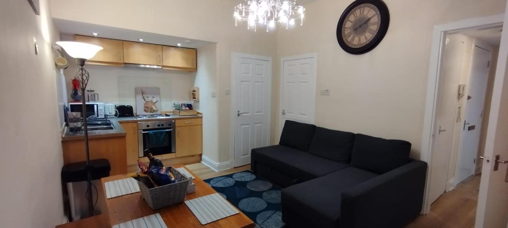 One Bedroom Flat in Central Edinburgh Old Town , Heart of Edinburgh Flat Sleeps 4 view 5