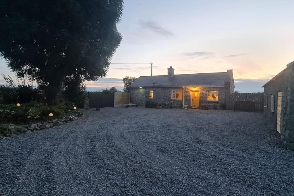 Charming Farmland Escape in the Heart of Ireland view 3