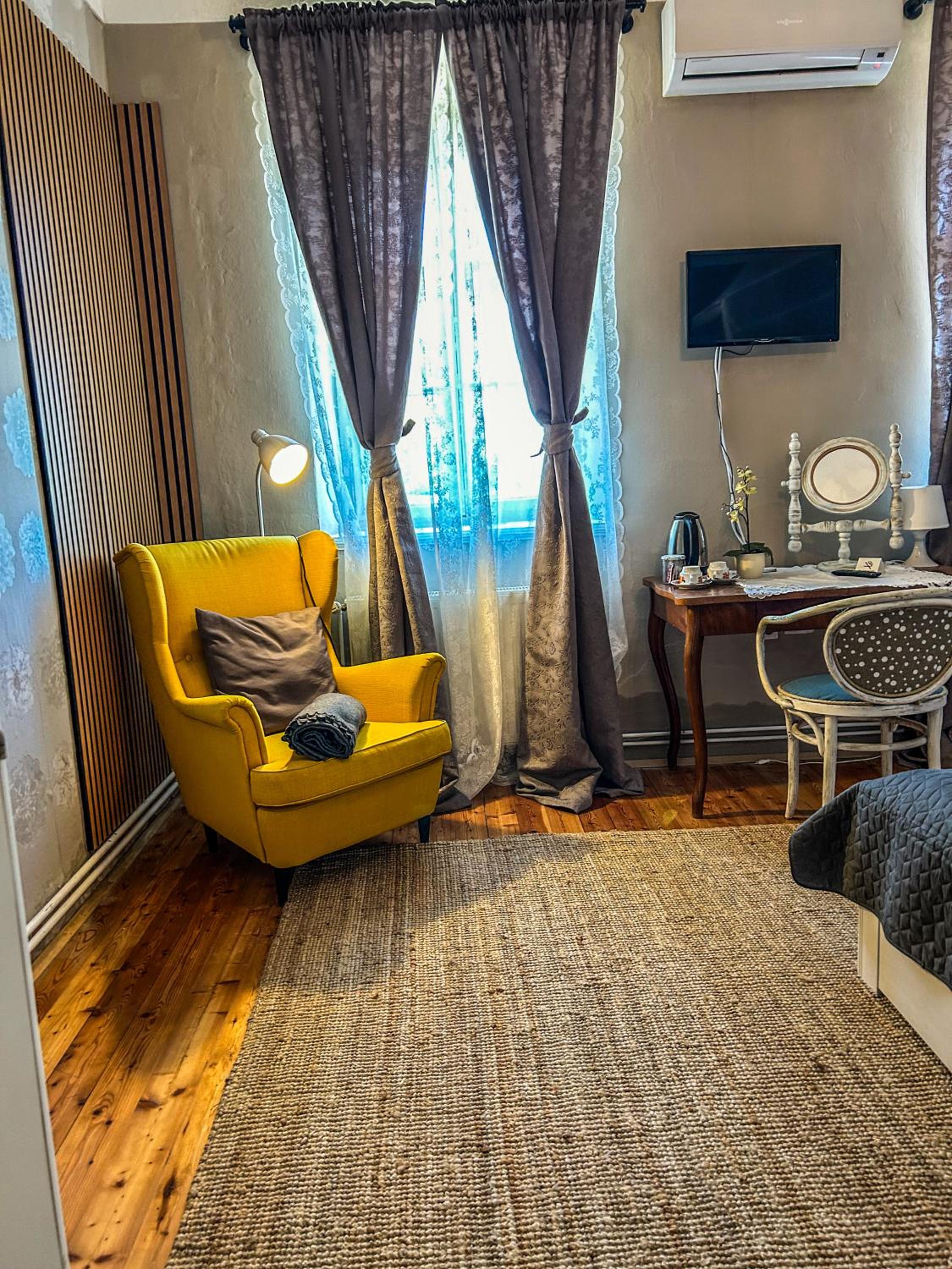 Boutique B&B Mali Pariz view 3