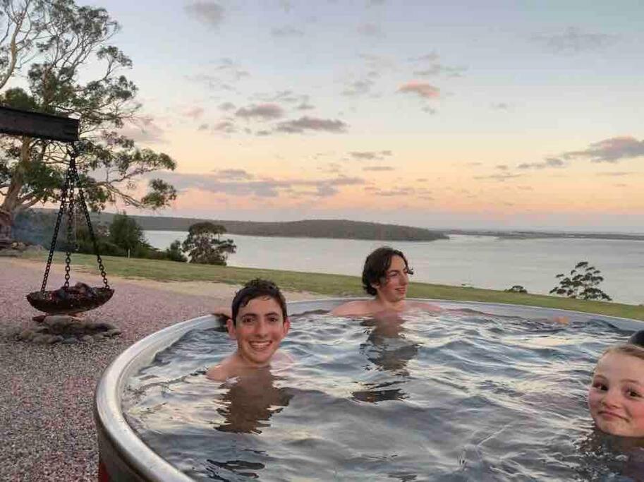 Humbug Bunk House & Hot Tub!