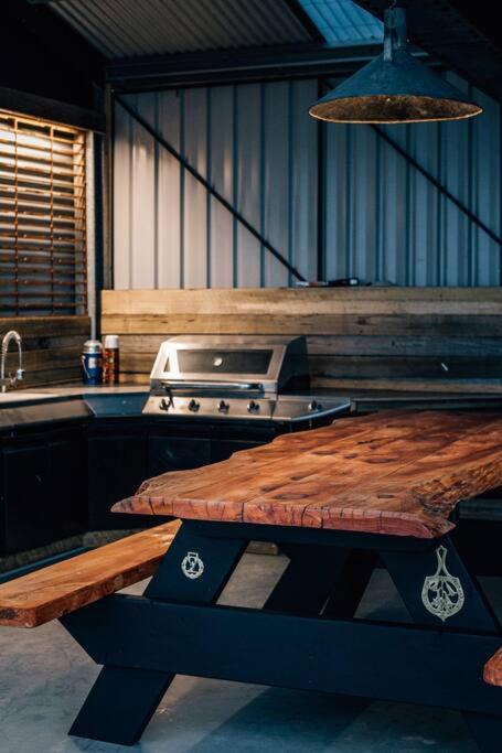 Humbug Bunk House & Hot Tub!