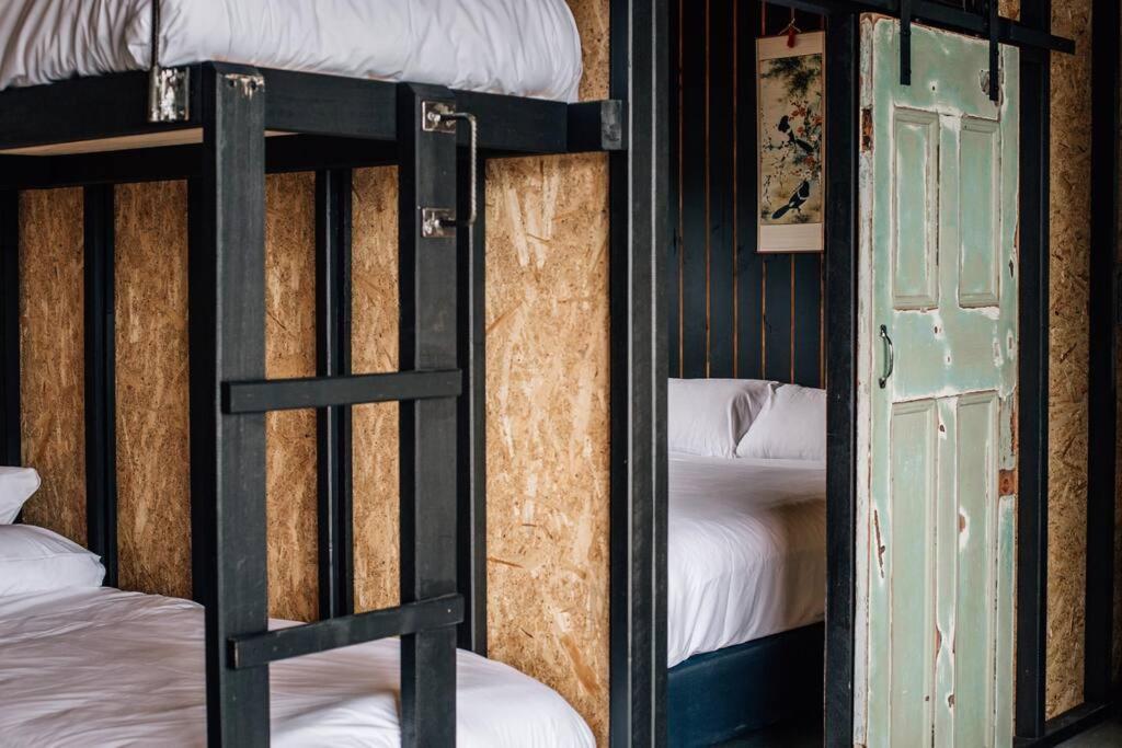 Humbug Bunk House & Hot Tub!