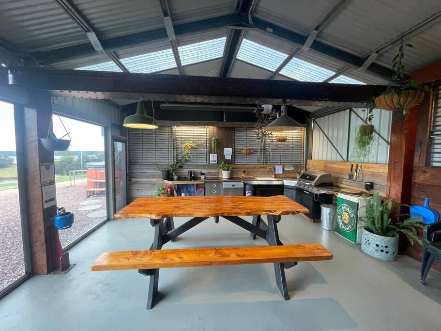 Humbug Bunk House & Hot Tub!