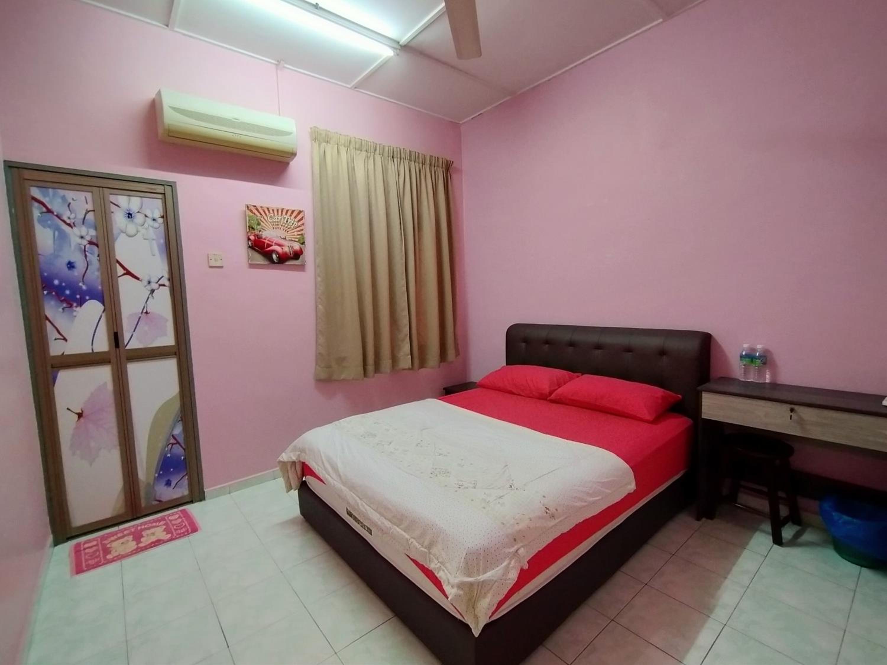 Malim Joyous Homestay - rent room only