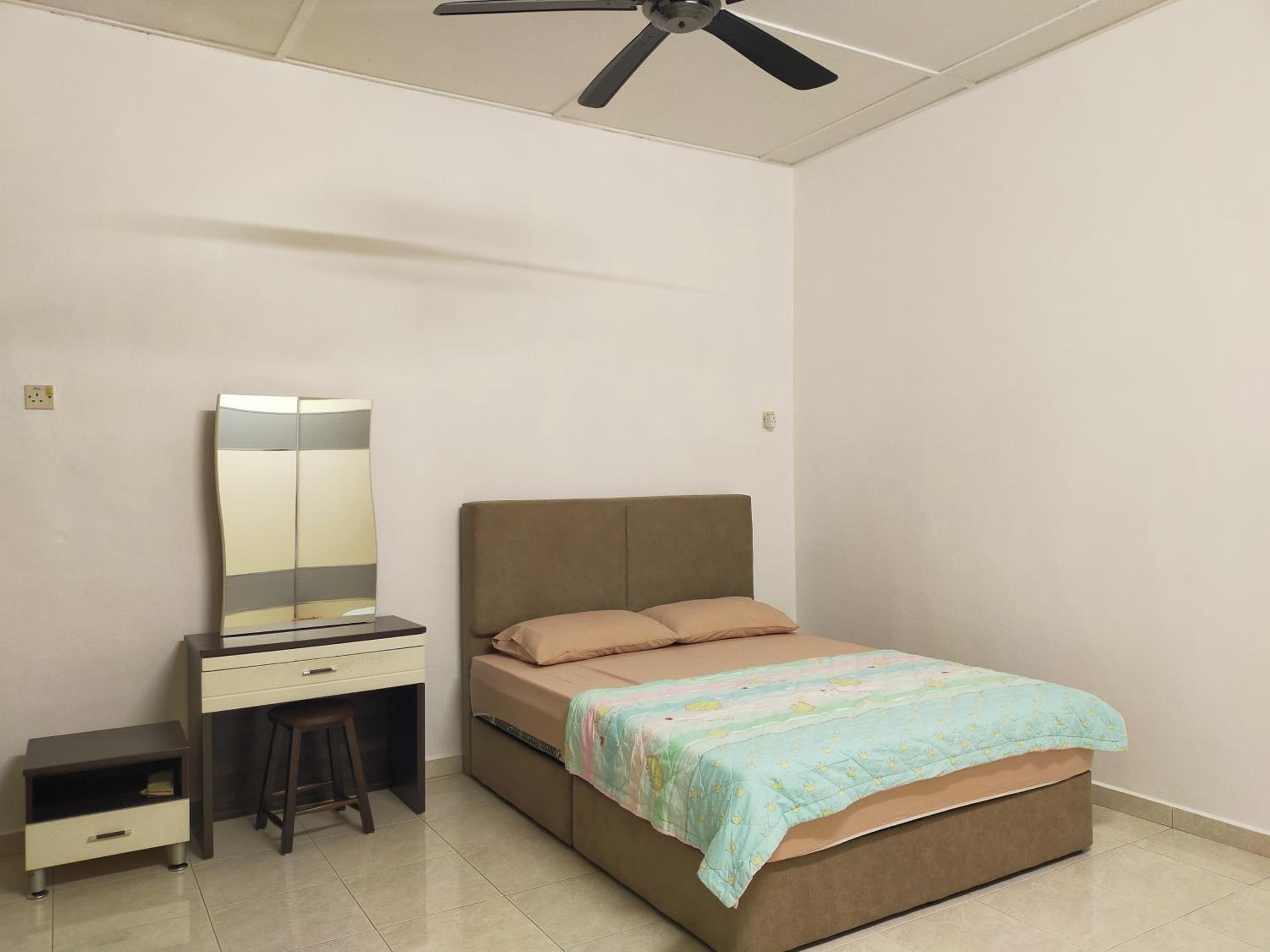 Malim Joyous Homestay - rent room only