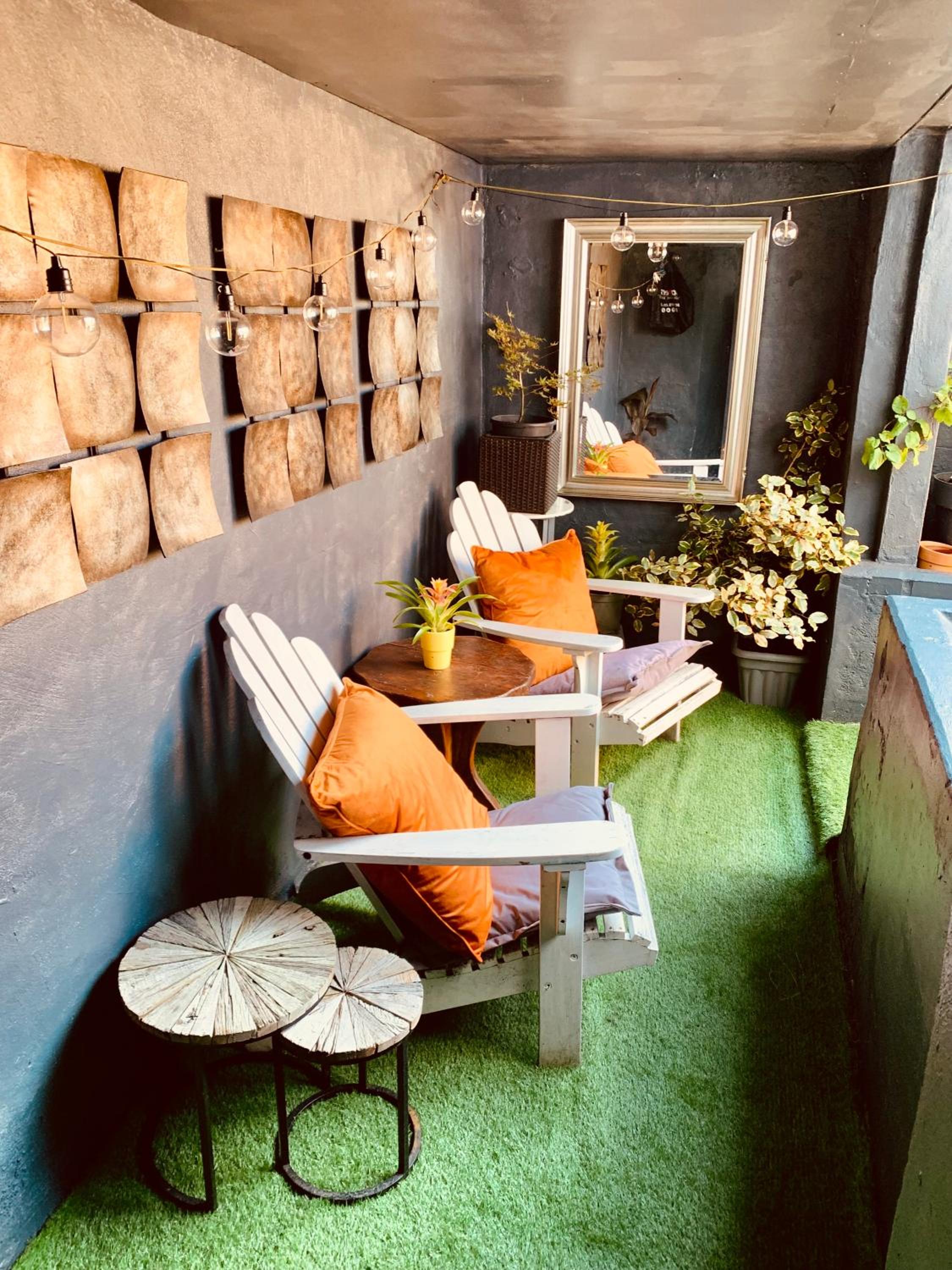 Vibrant beachfront Folkestone getaway