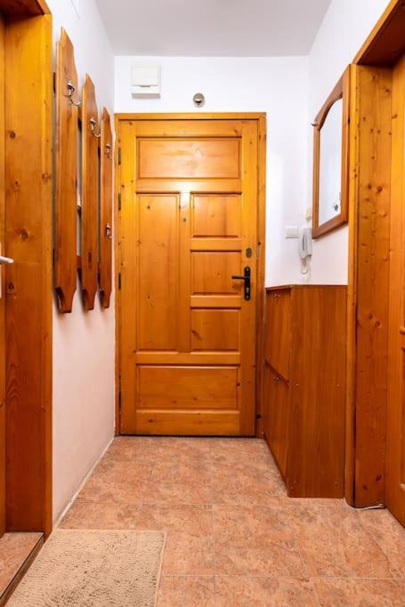 Excellent Center location apartment 'Bear's Den'