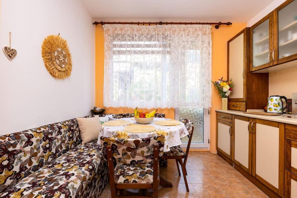 Excellent Center location apartment 'Bear's Den'