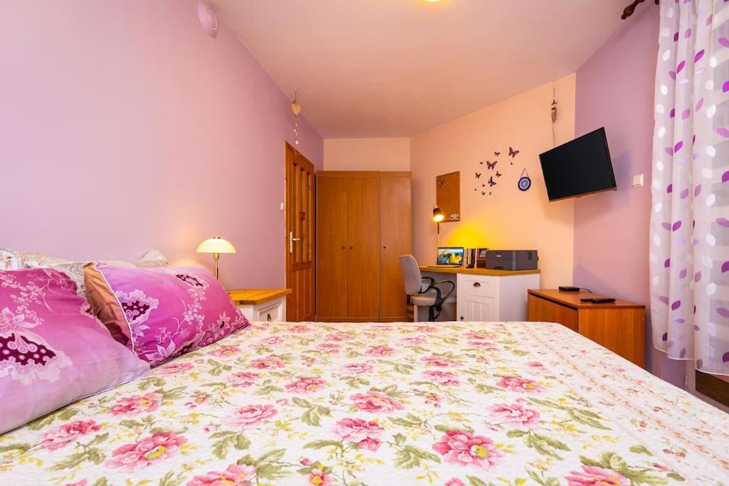 Excellent Center location apartment 'Bear's Den'