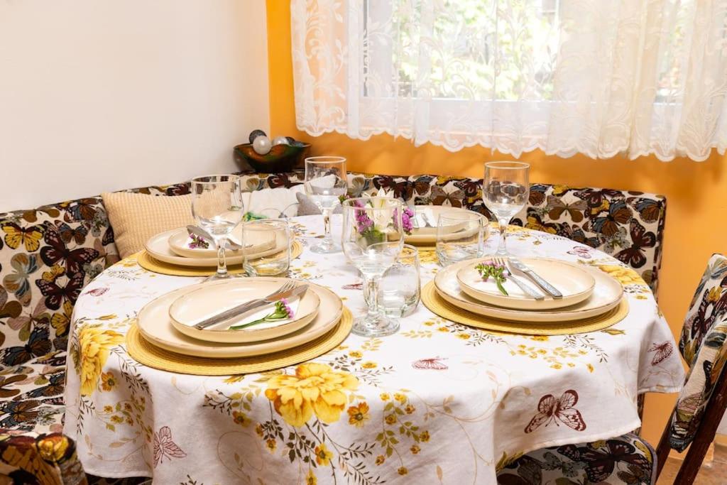 Excellent Center location apartment 'Bear's Den'