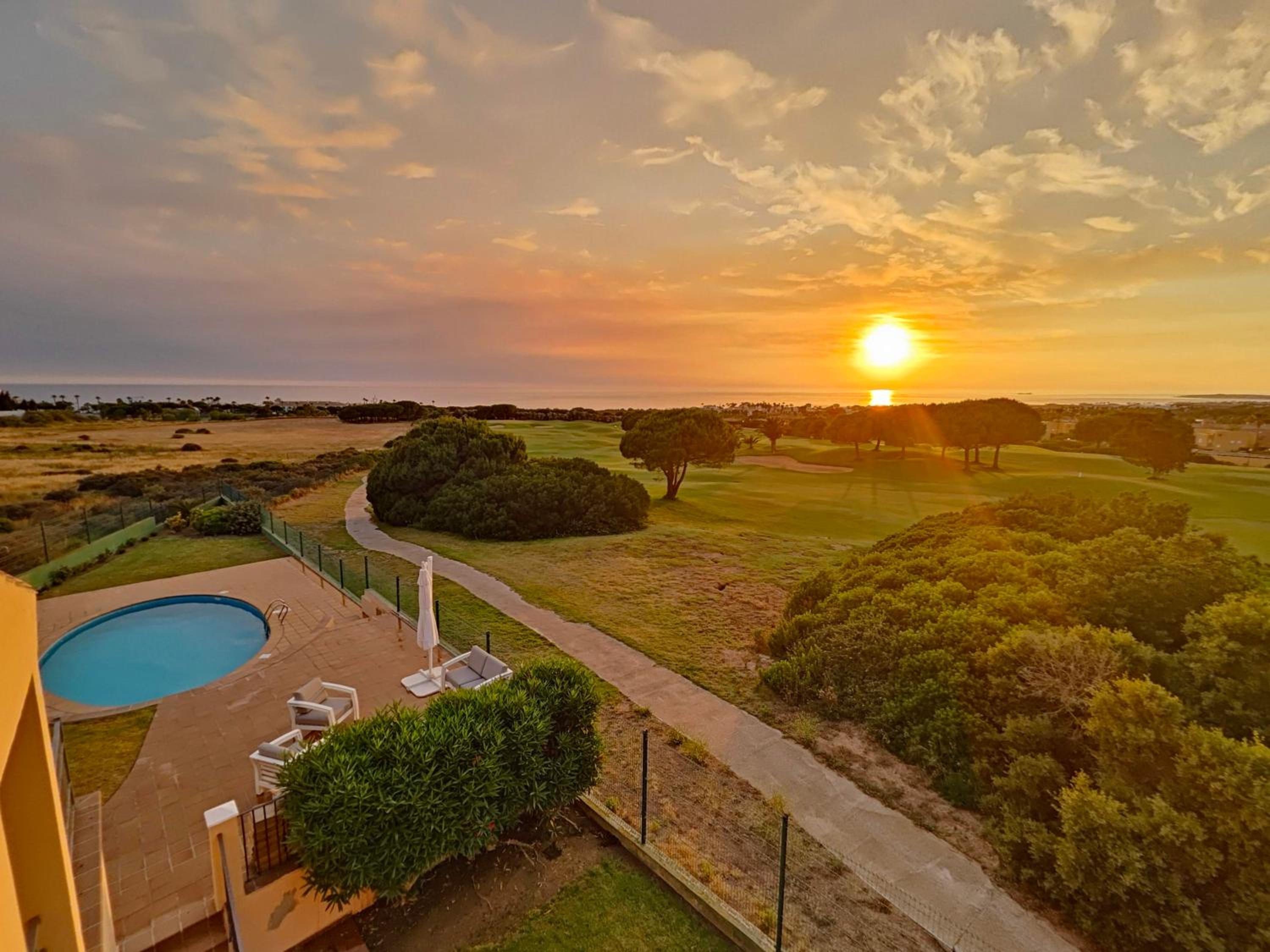 Exclusiva villa con piscina privada y vista al mar view 3