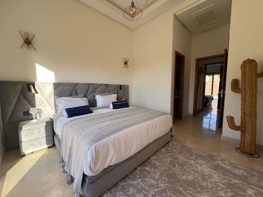 Luxueuse villa contemporaine KIMANU à 20 min de Marrakech view 2
