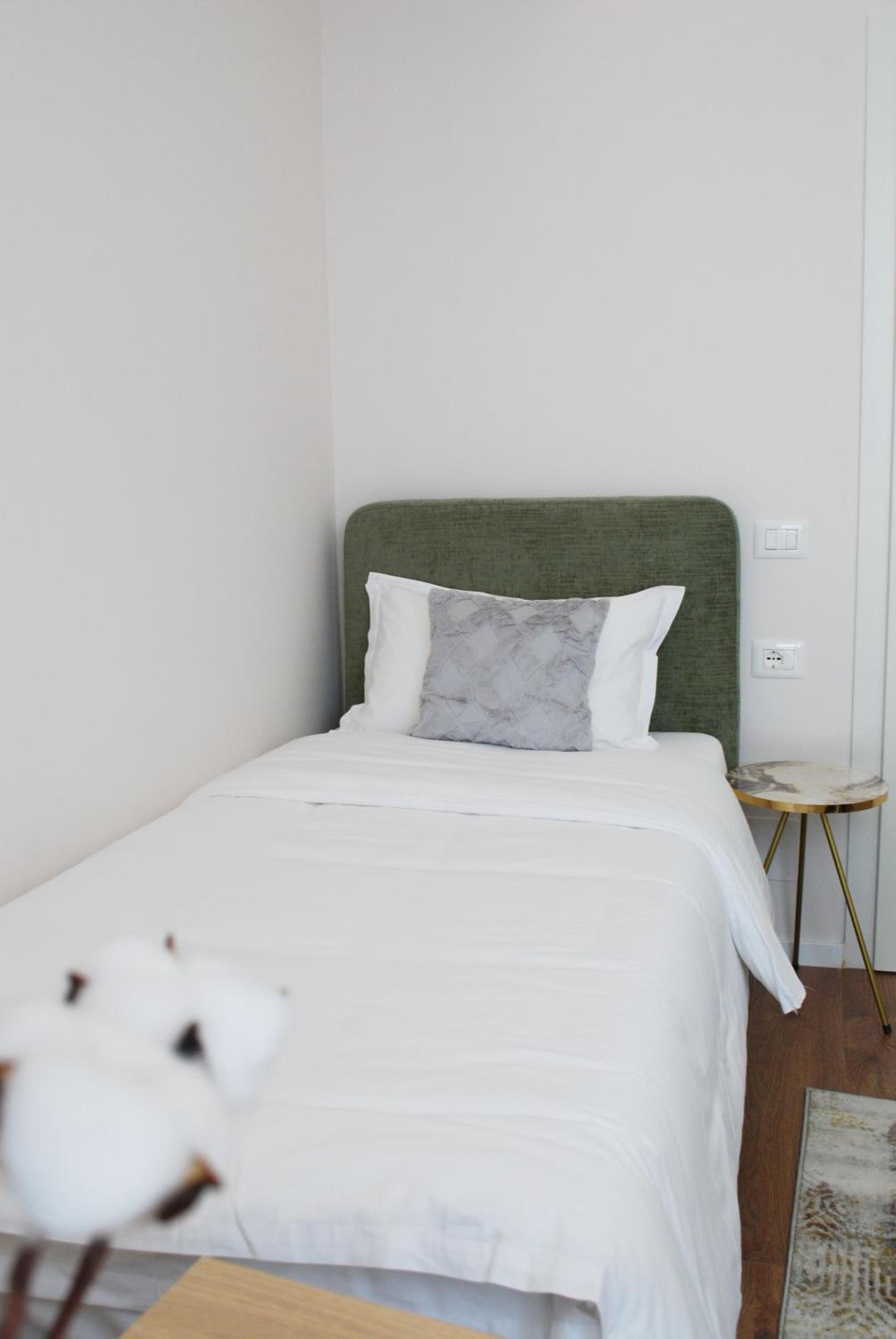 Lindi's Apartment 8 5