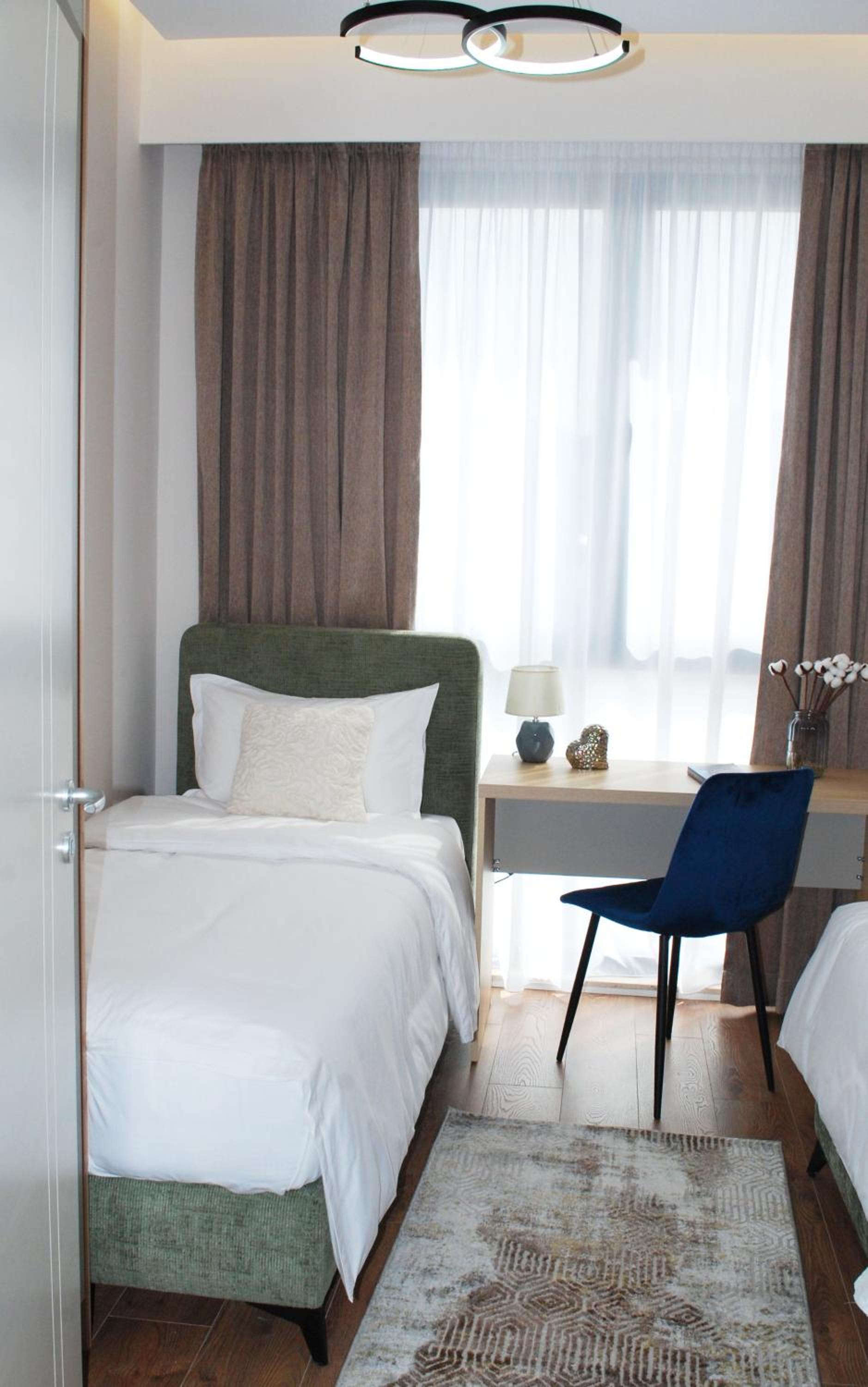Lindi's Apartment 8 5