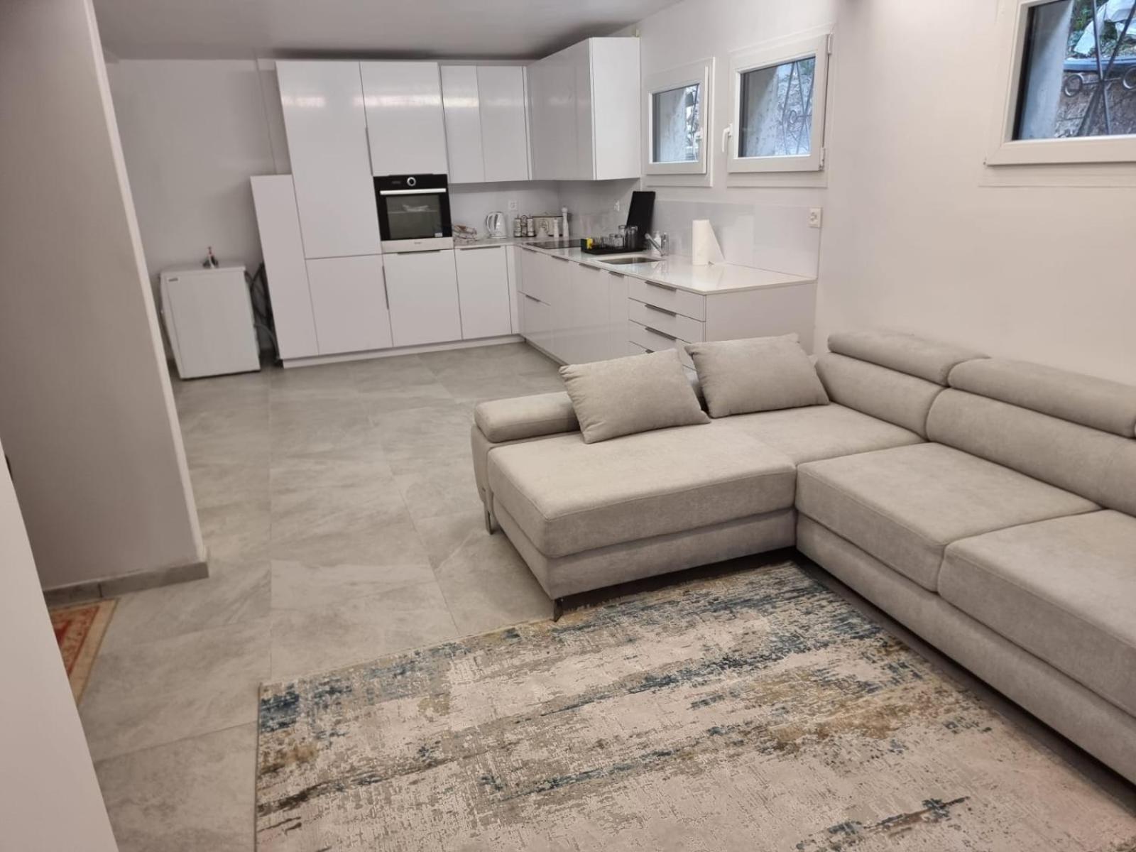 Charming Home Near Downtown Lausanne - Fully Equipped with Parking!