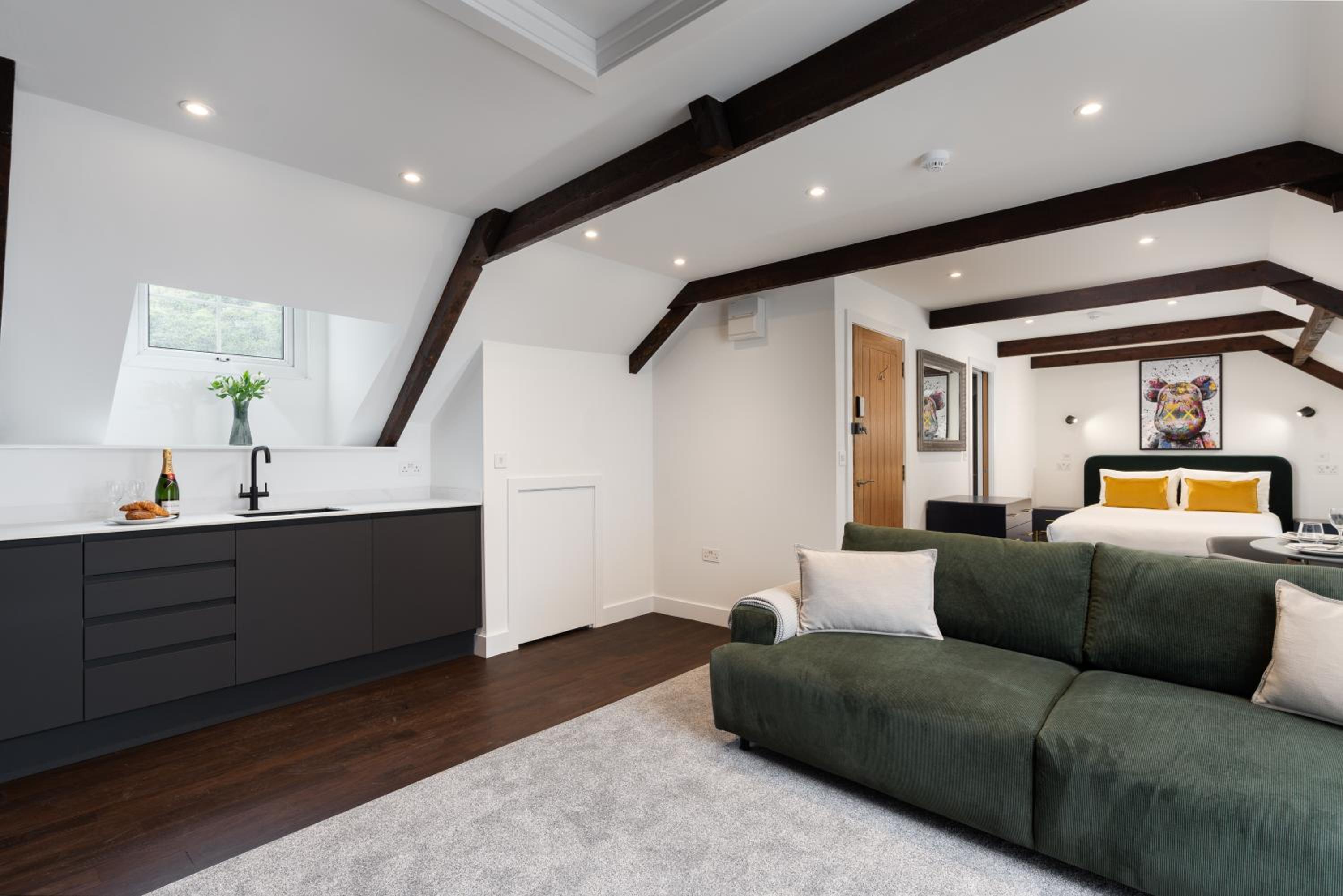 Luxury Modern Suite in Marazion with Parking view 2