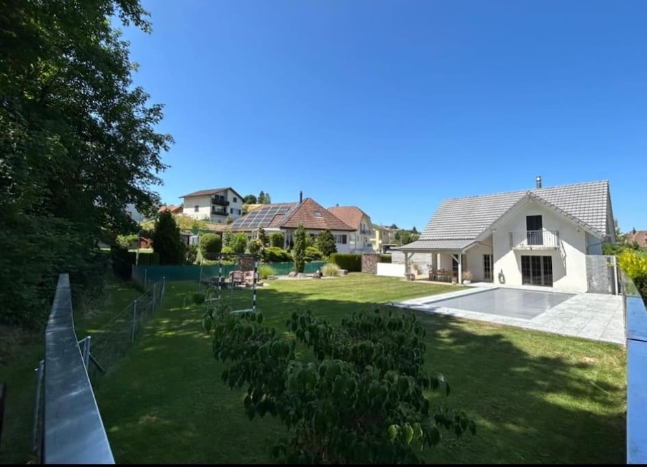 Schönes Haus mit Pool & Garten