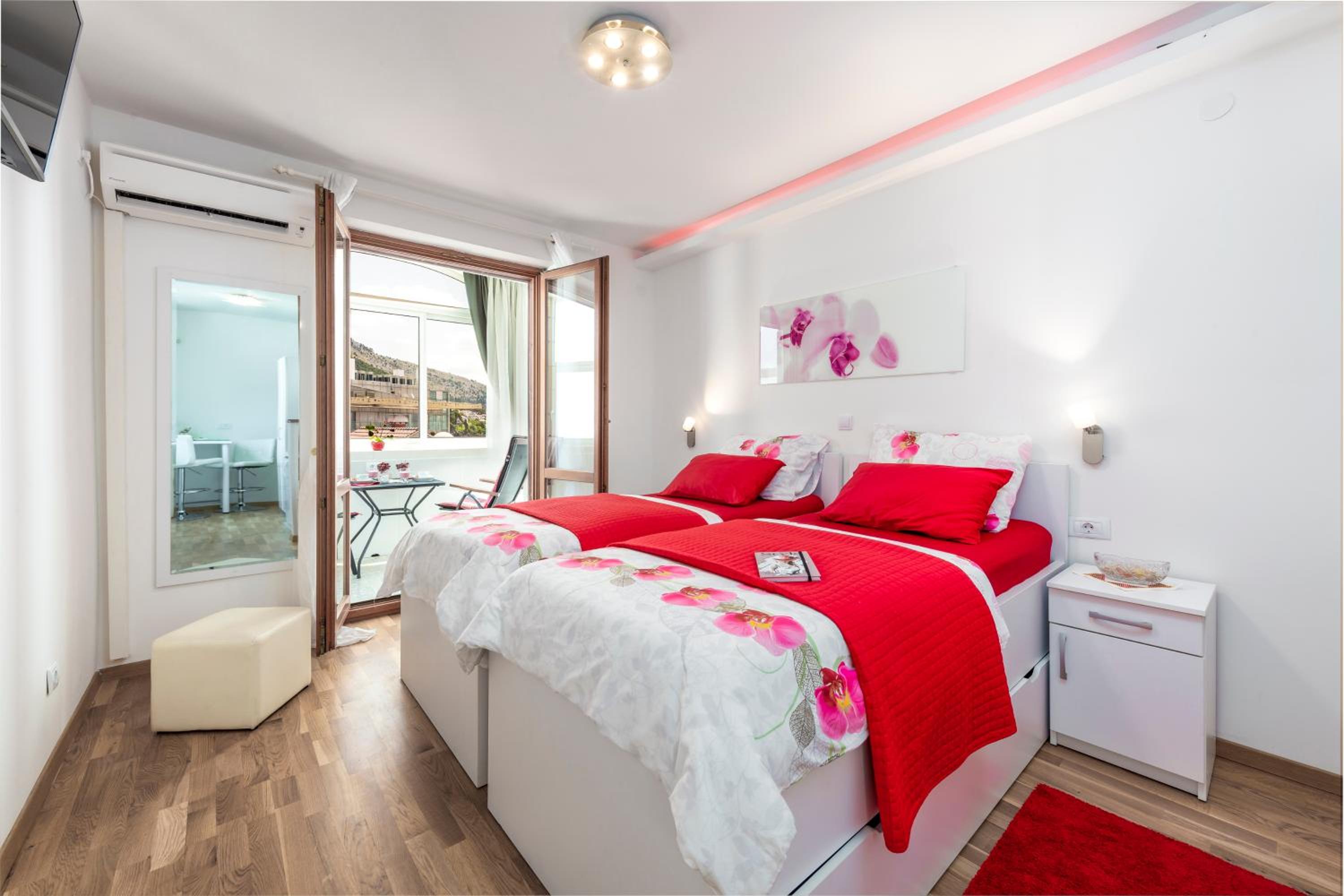 SB Apartment No 2