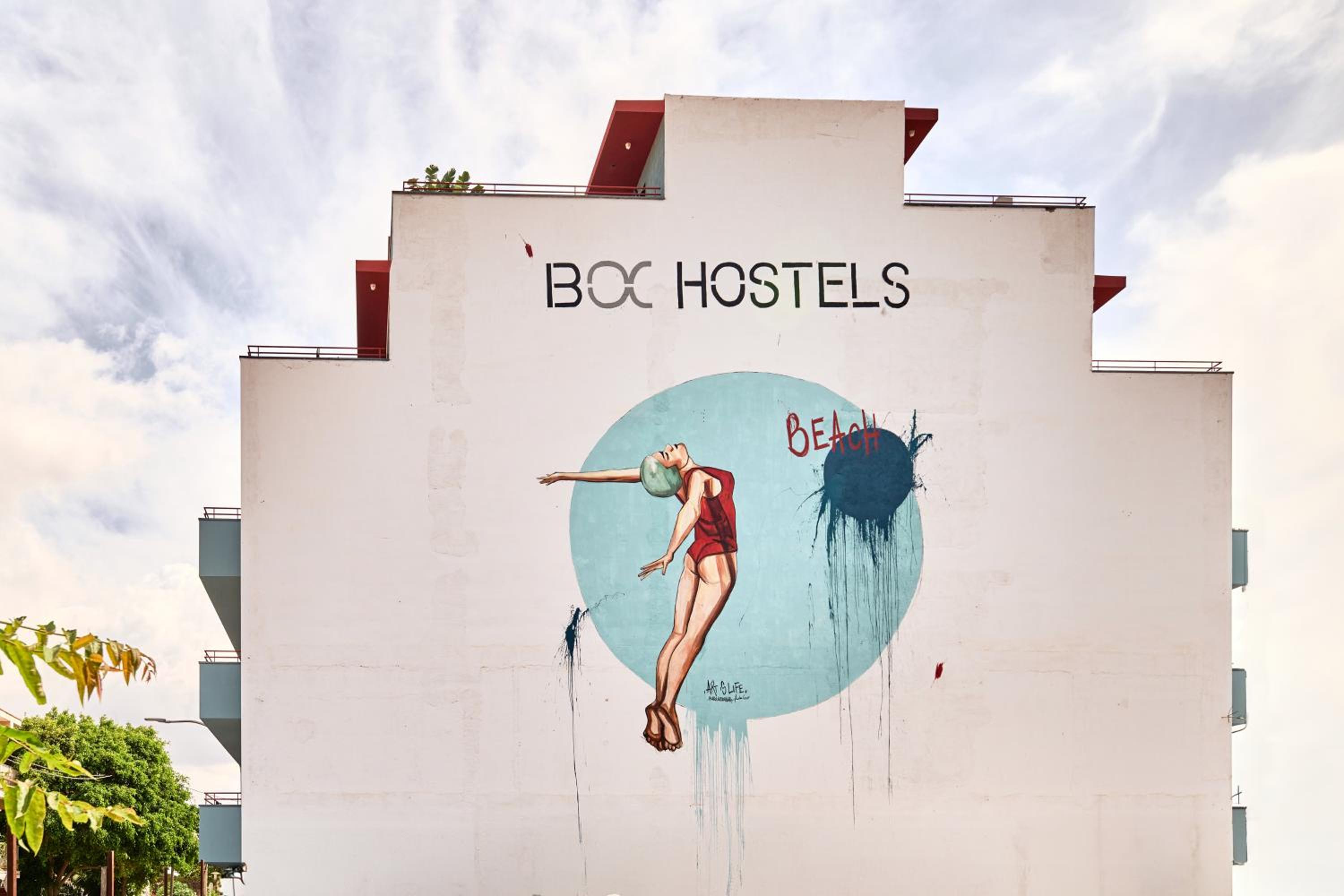 The Boc Hostels - Beach view 5