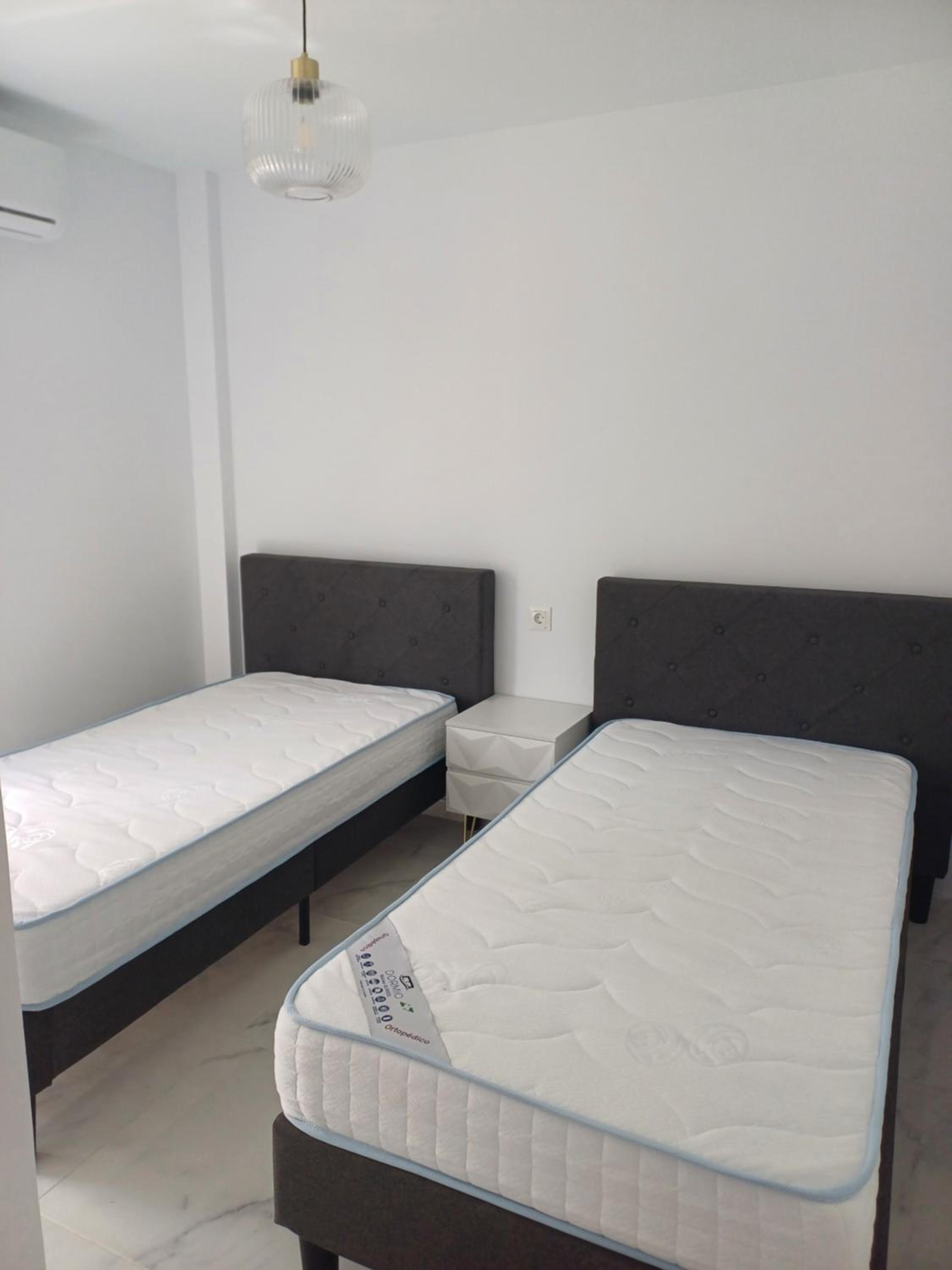 Beautiful Beachfront 2 BR Apt I Garage I 30 m to Beach I Swimming Pool I Fast Wifi
