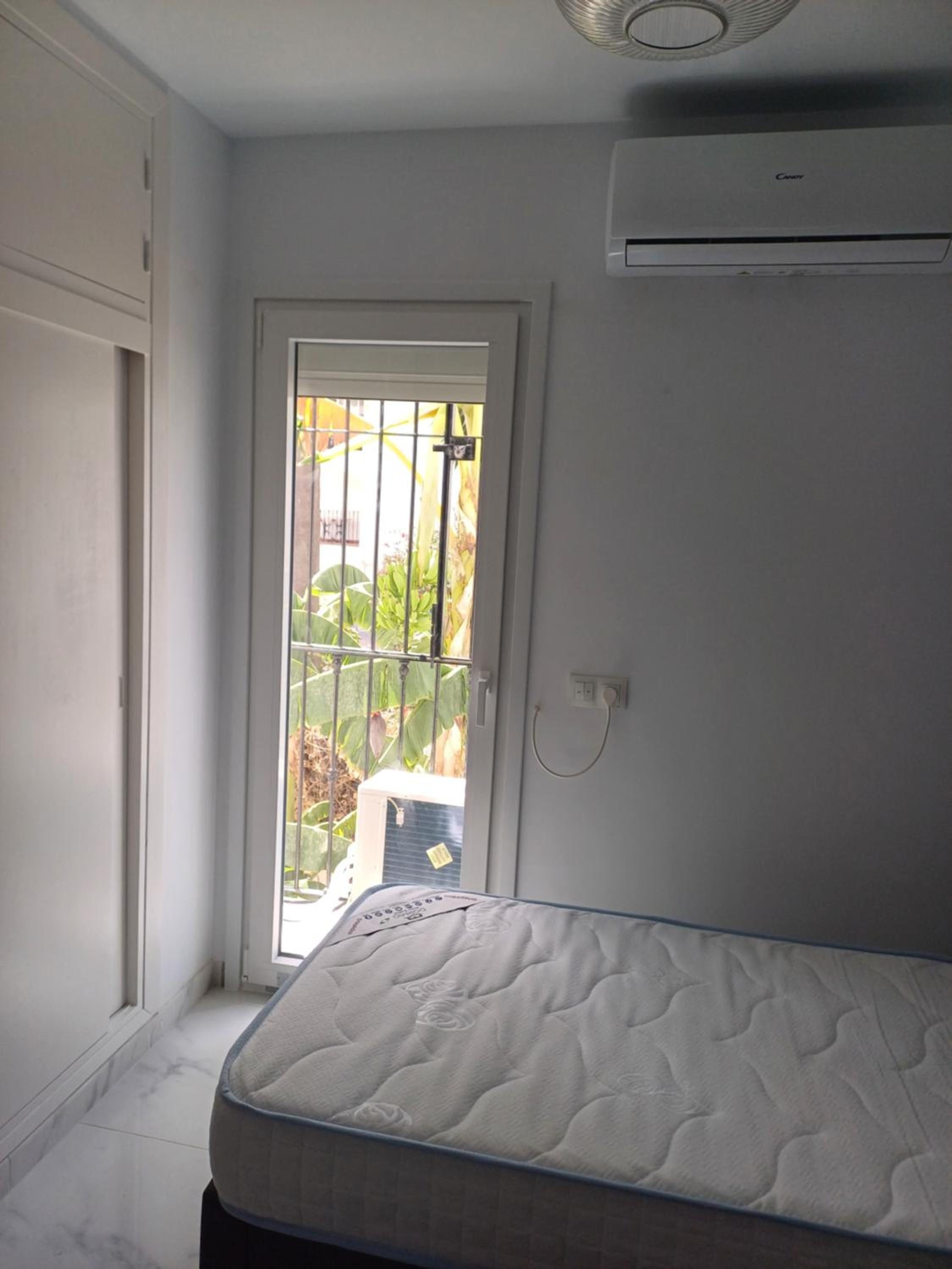 Beautiful Beachfront 2 BR Apt I Garage I 30 m to Beach I Swimming Pool I Fast Wifi
