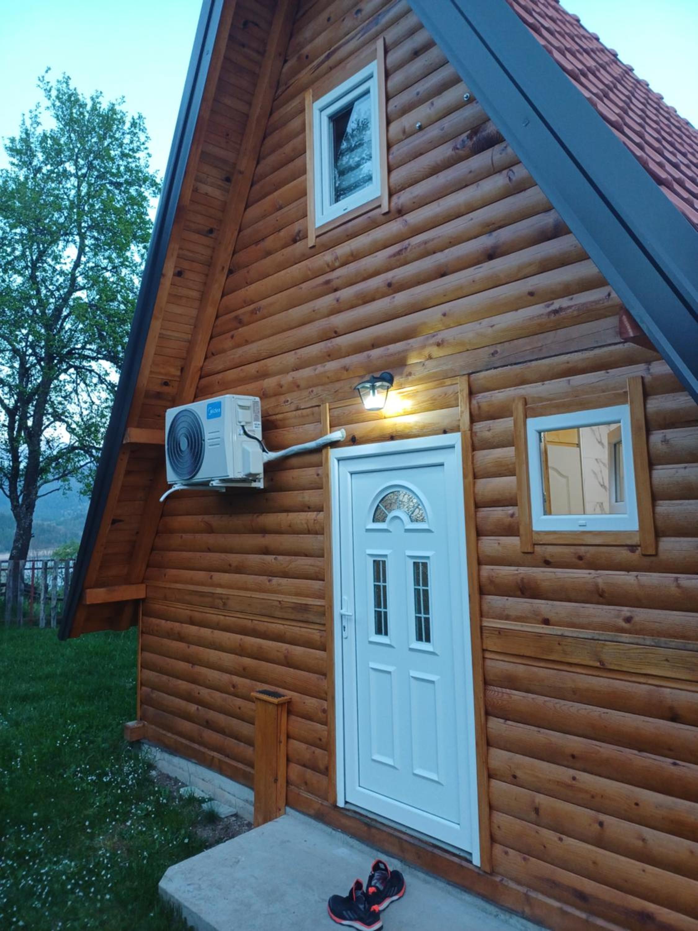 Photo 9