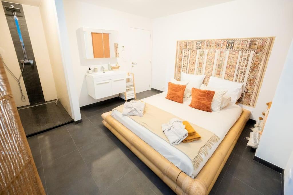 Calya Family Home in Brussels - 4 Bedrooms