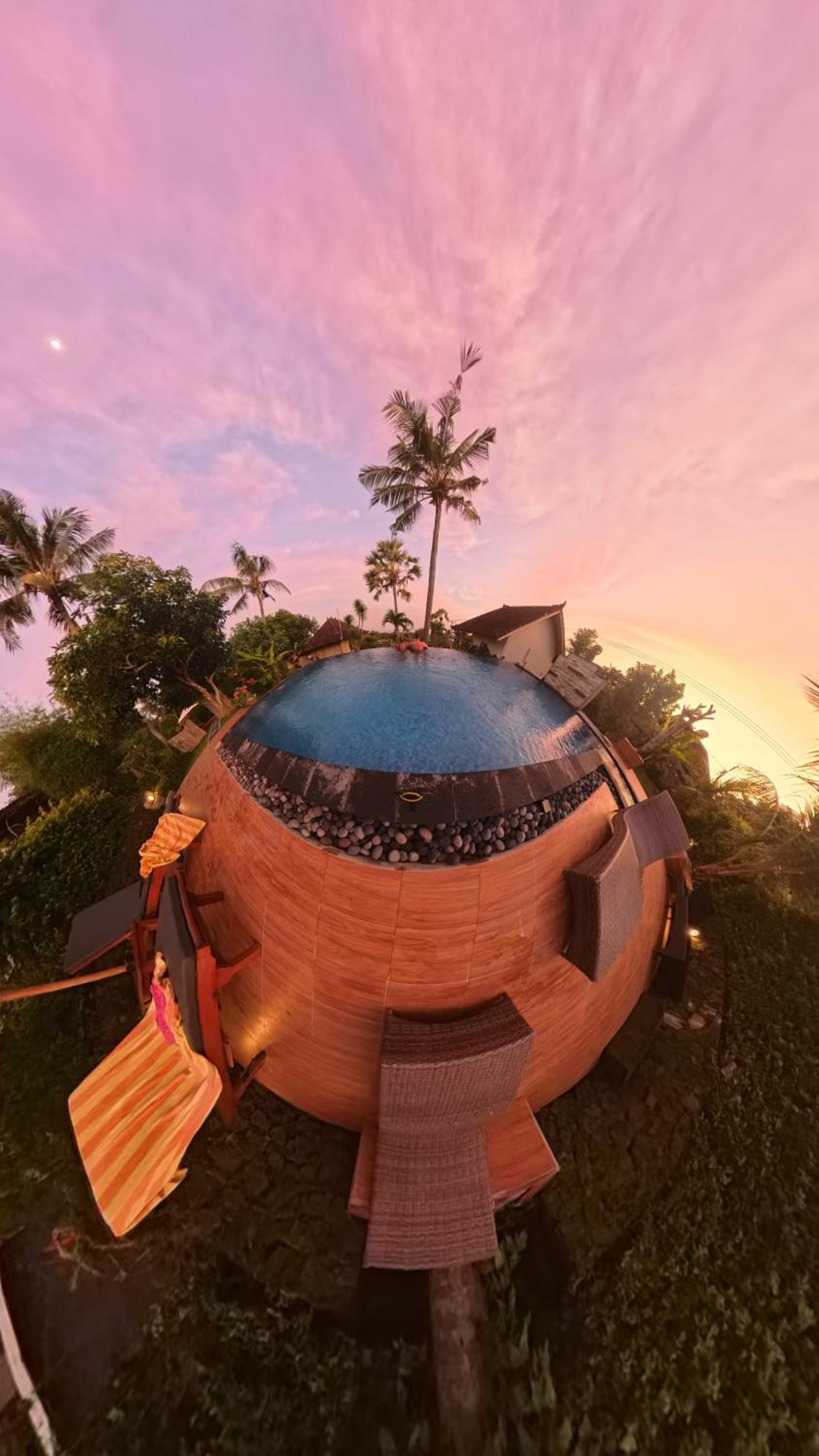 Frangipani Inn & Restaurant