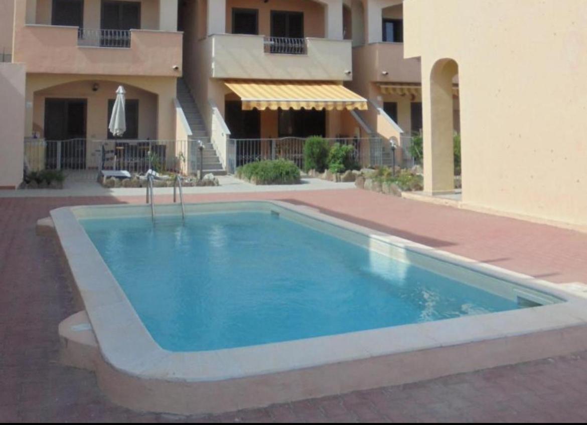 Hadley House Key to Villas