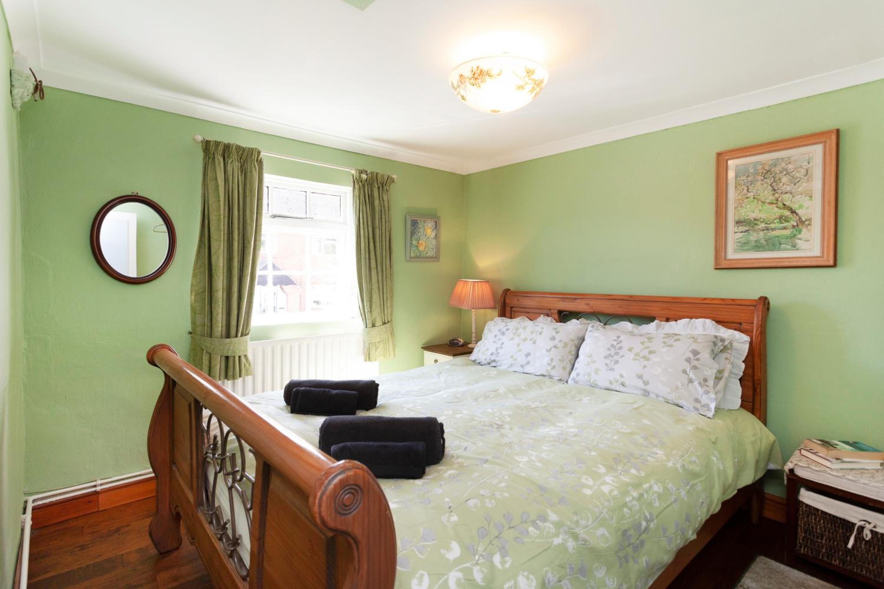 Rosehip Cottage Period home, Bingham, Nottingham view 2
