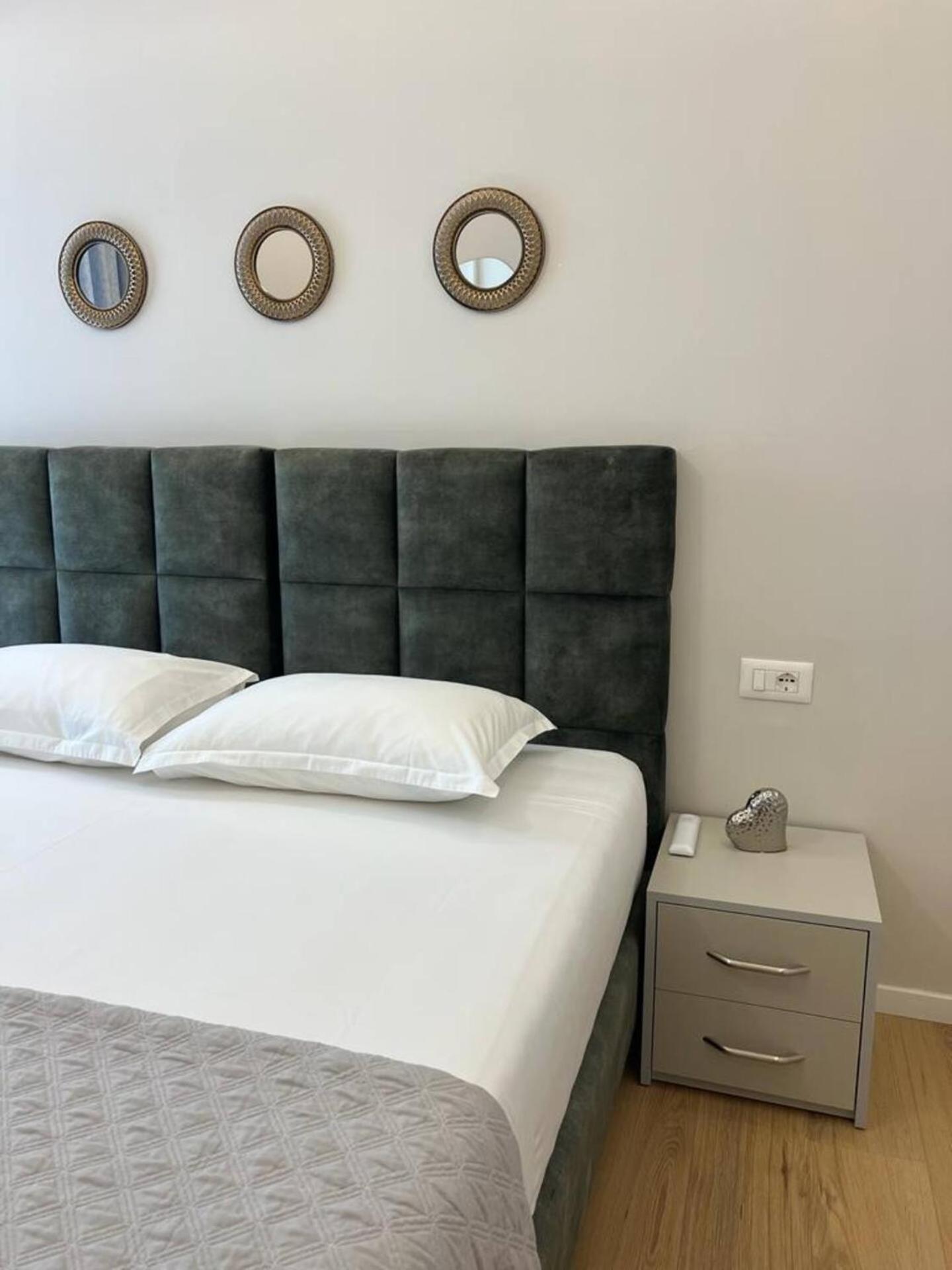 Lindi's Apartment 8/1