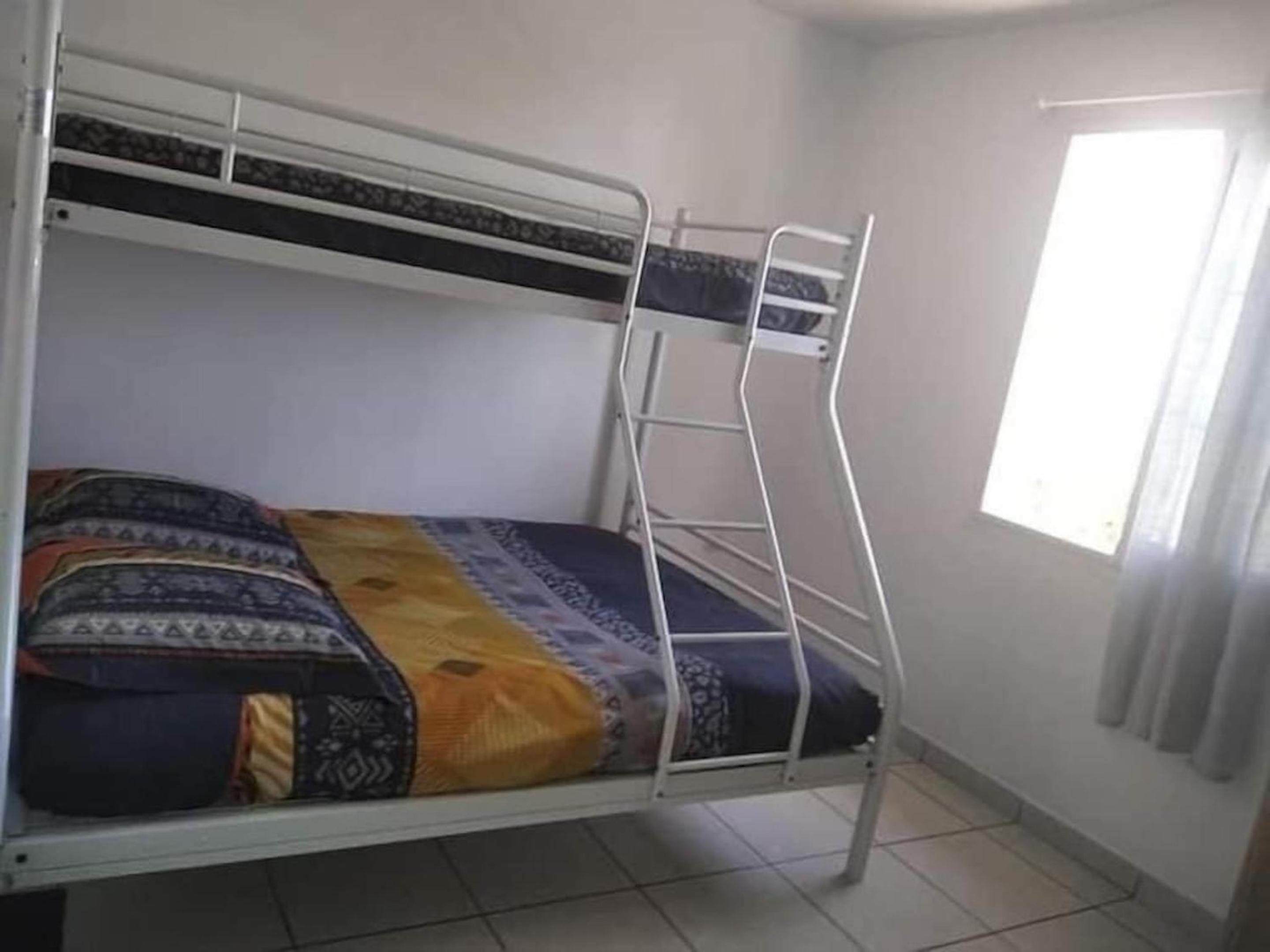 Villa conviviale a L'Etang Sale avec piscine privee