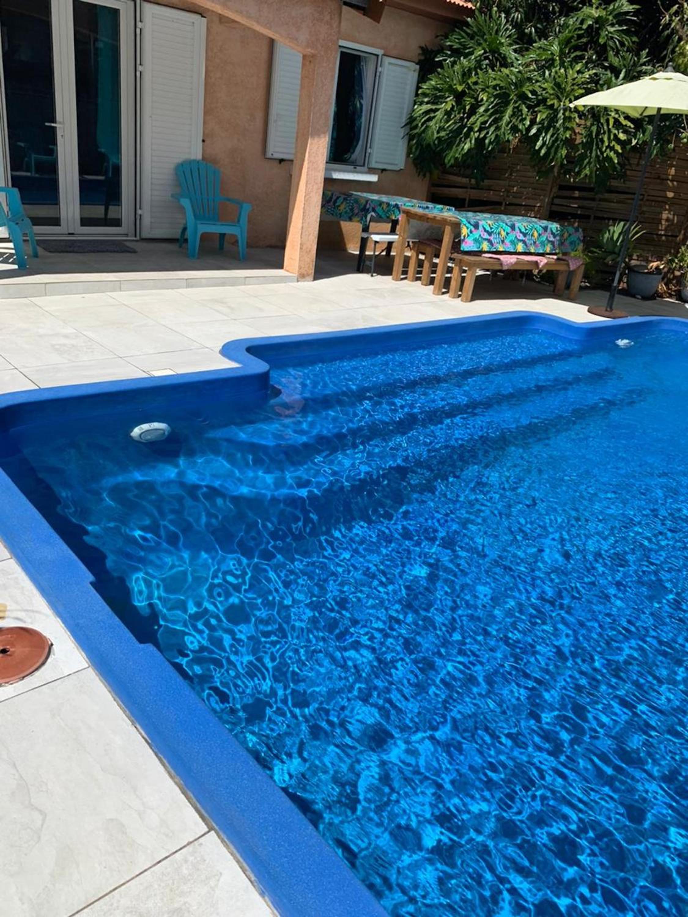 Villa conviviale a L'Etang Sale avec piscine privee