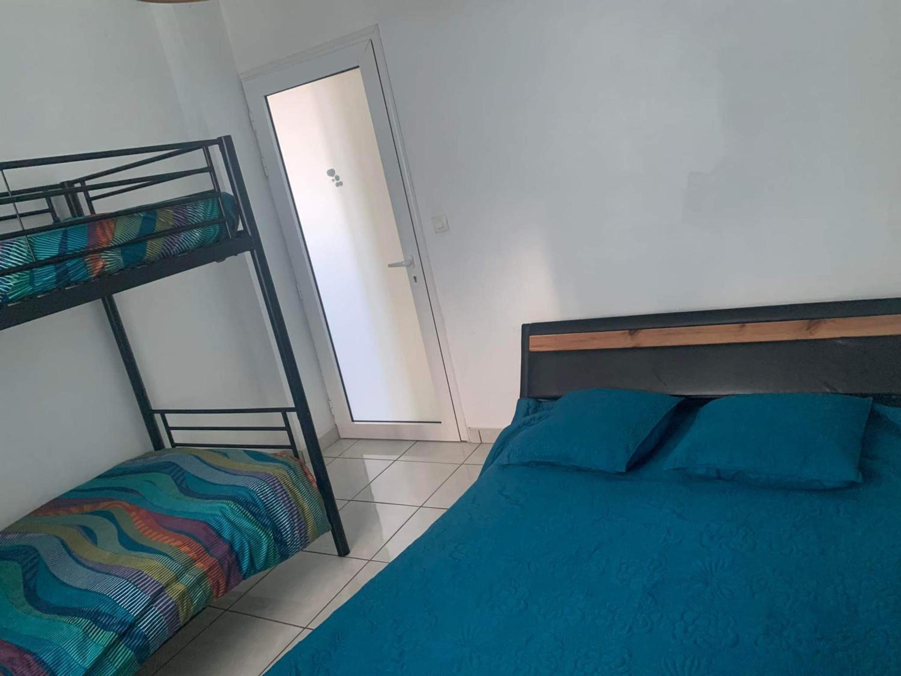 Villa conviviale a L'Etang Sale avec piscine privee