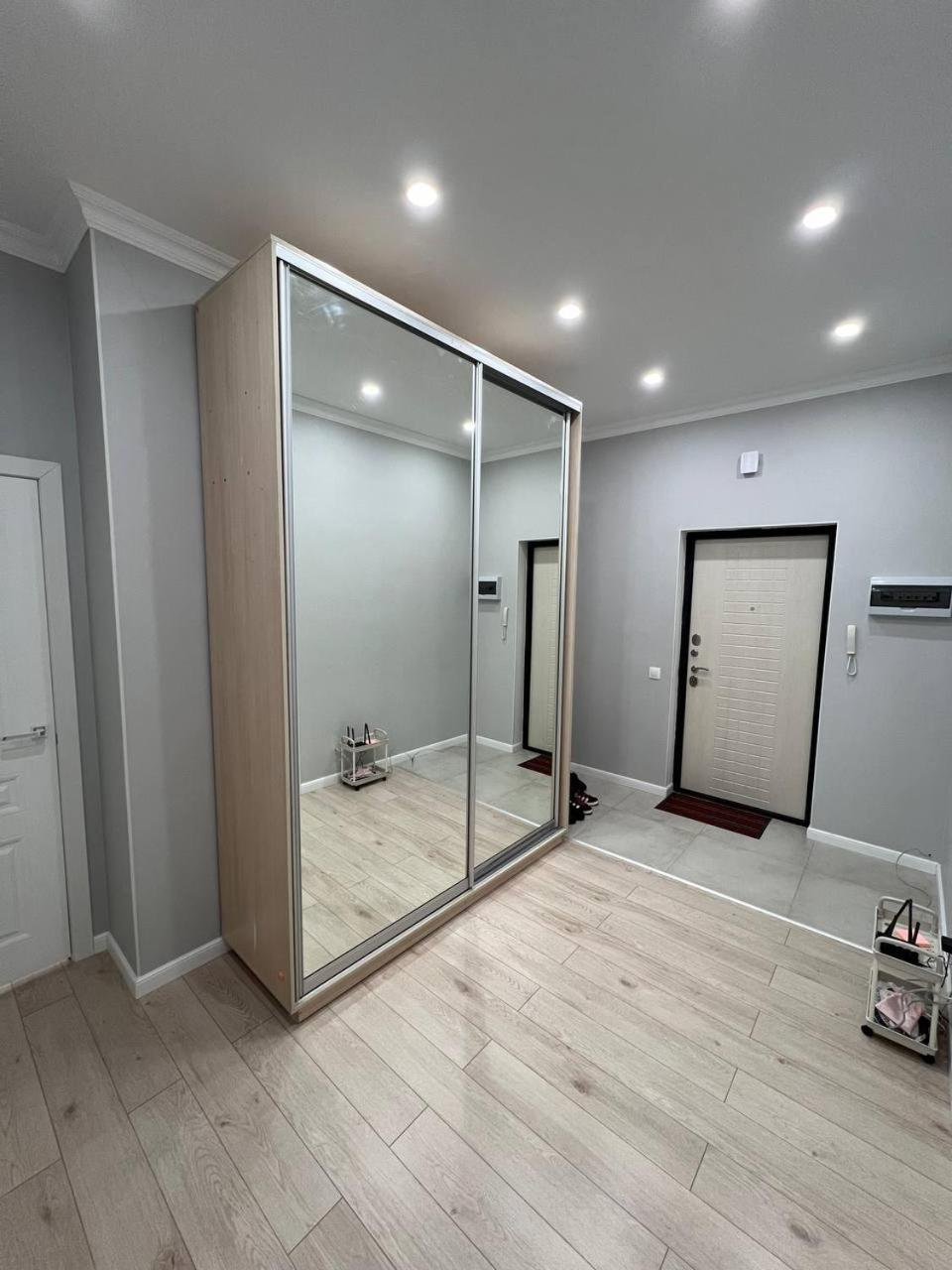 Excellent 2-room apartment near the city embankment