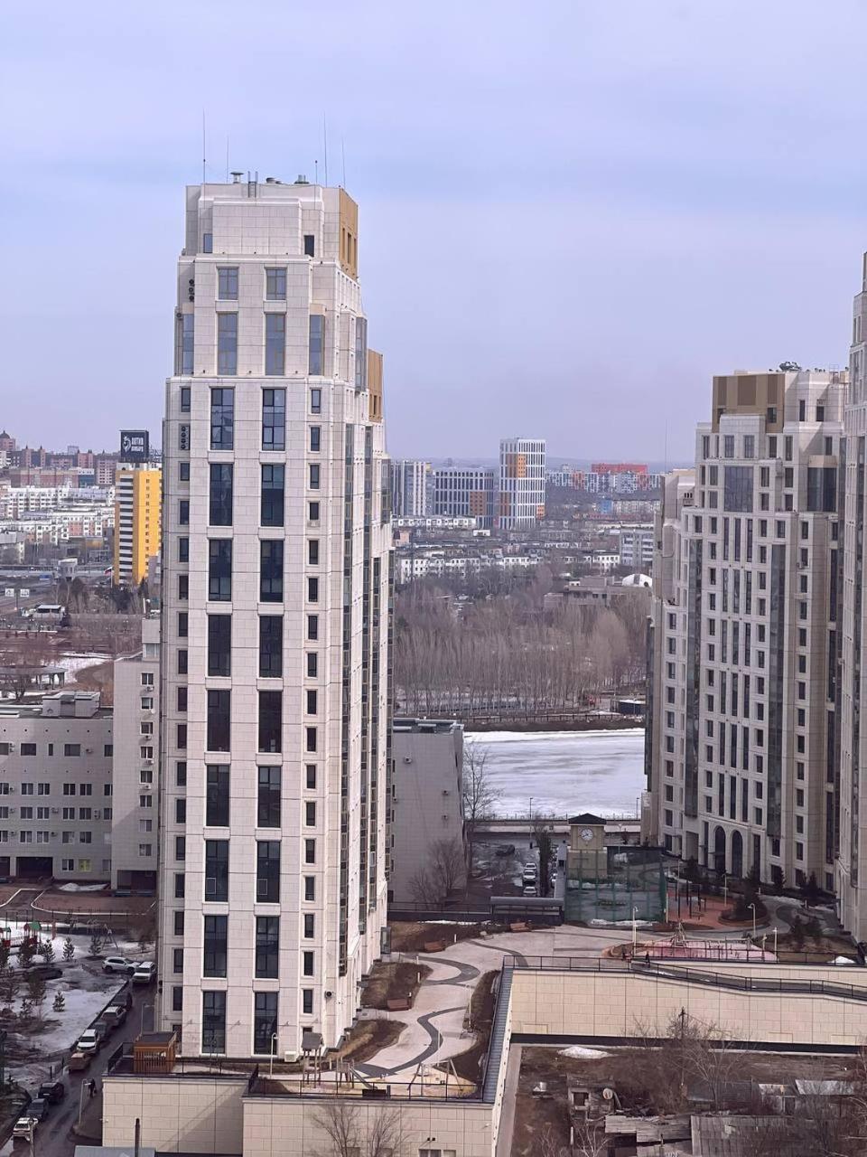 Excellent 2-room apartment near the city embankment