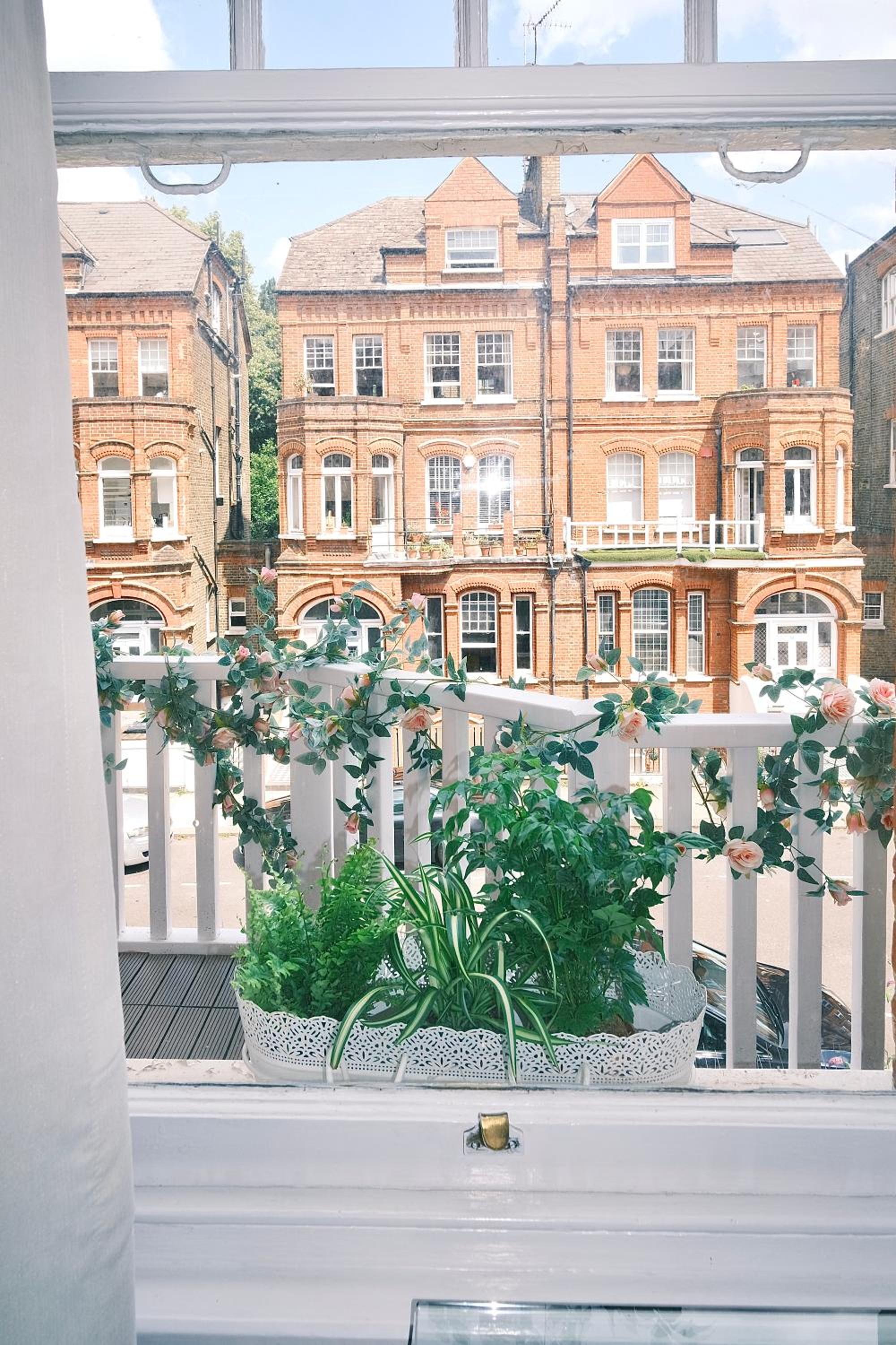 Kensington 1B1B with Sofa Double Bed Max 4 Guests